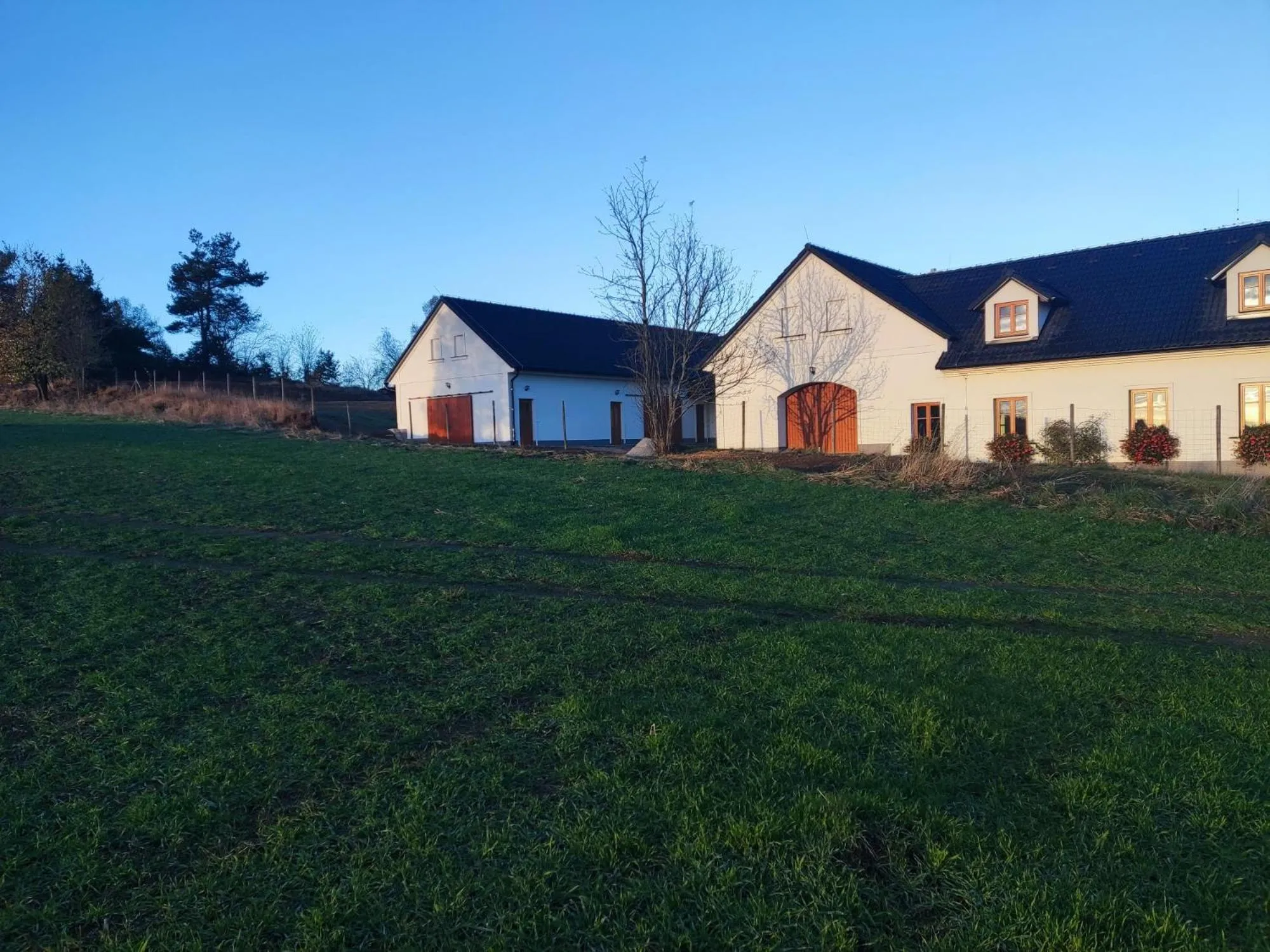 Property building in Matějovec 109 & Ubytování Na statku