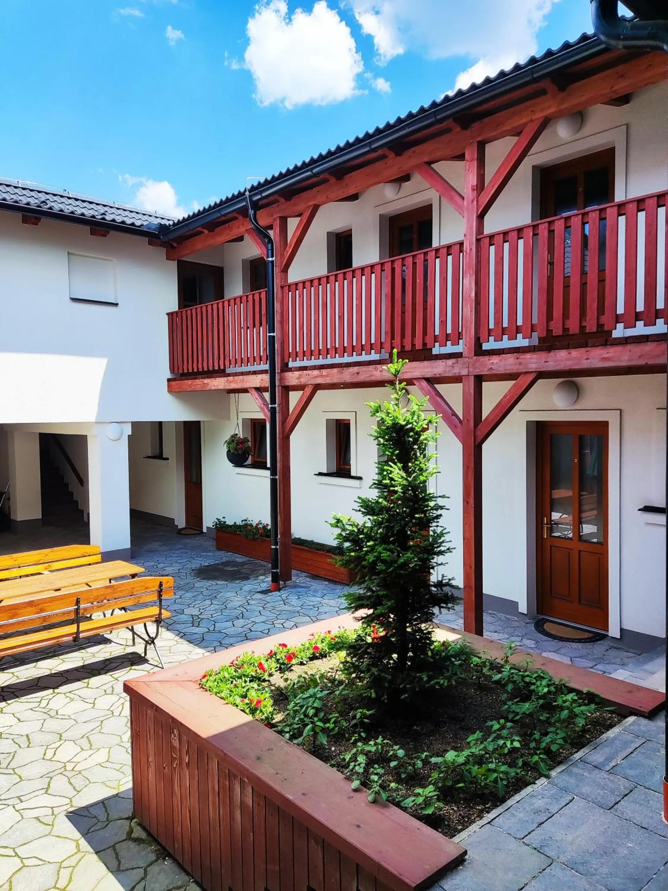 Property building in Matějovec 109 & Ubytování Na statku