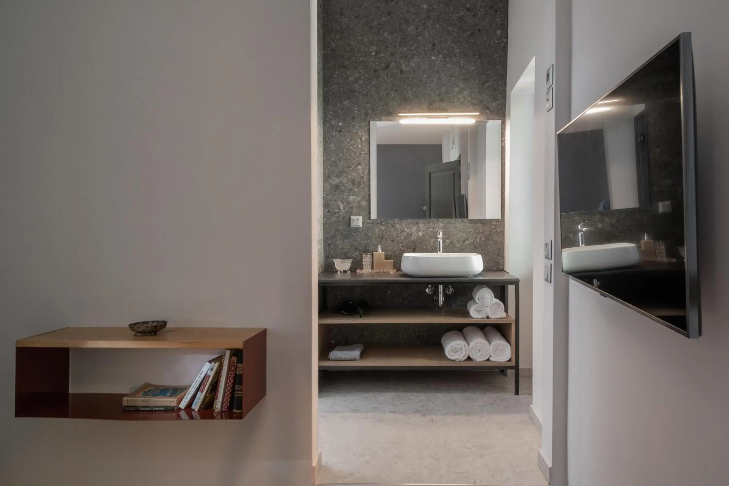 Deluxe Double Room in Twin Circle Athens Deluxe Double Room in Twin Circle Athens