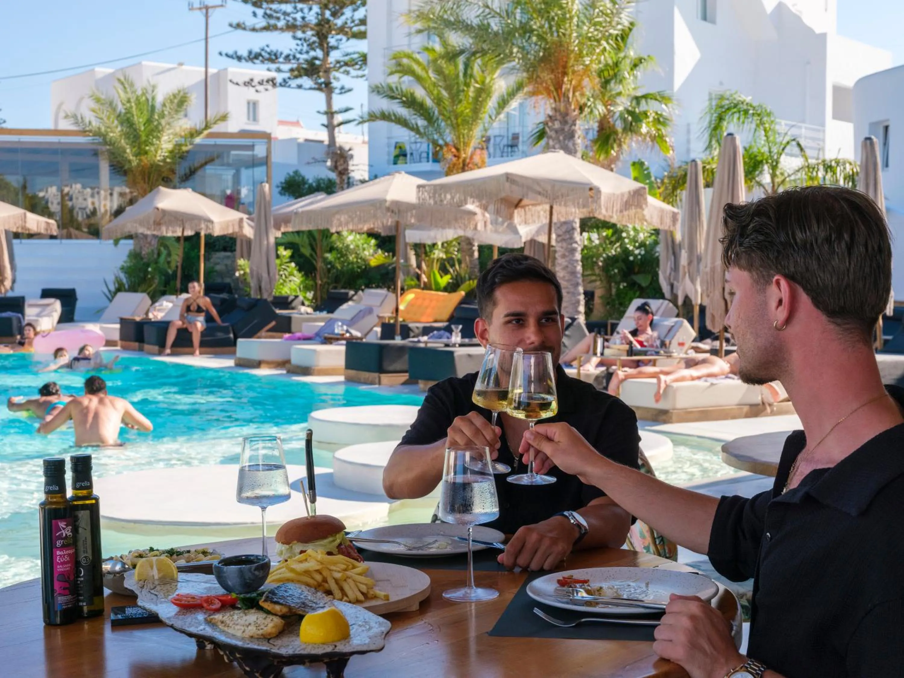 Restaurant/places to eat in Akkadian LGBT Boutique Hotel