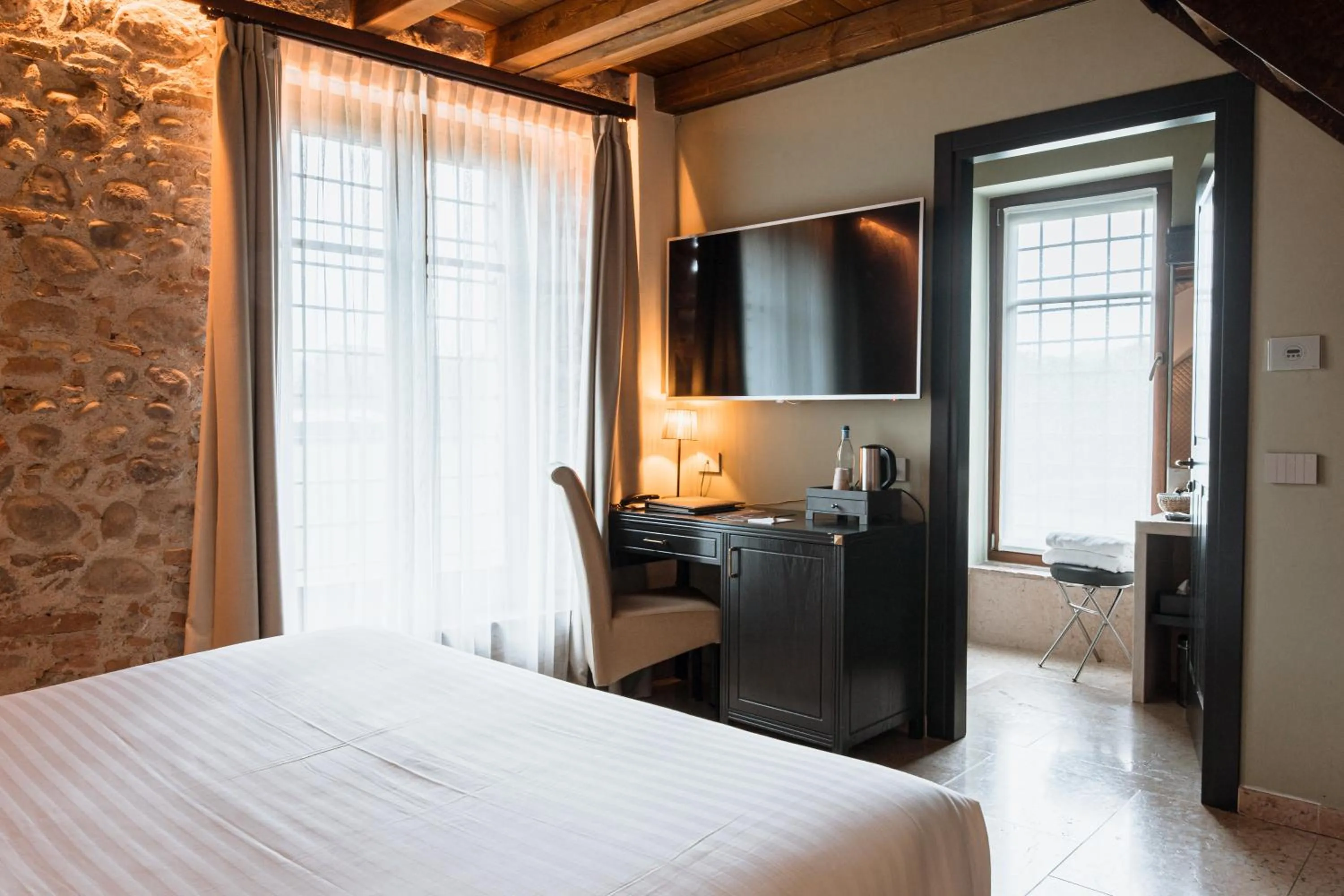 Garden view, Bed in Corte Regia Relais & Spa