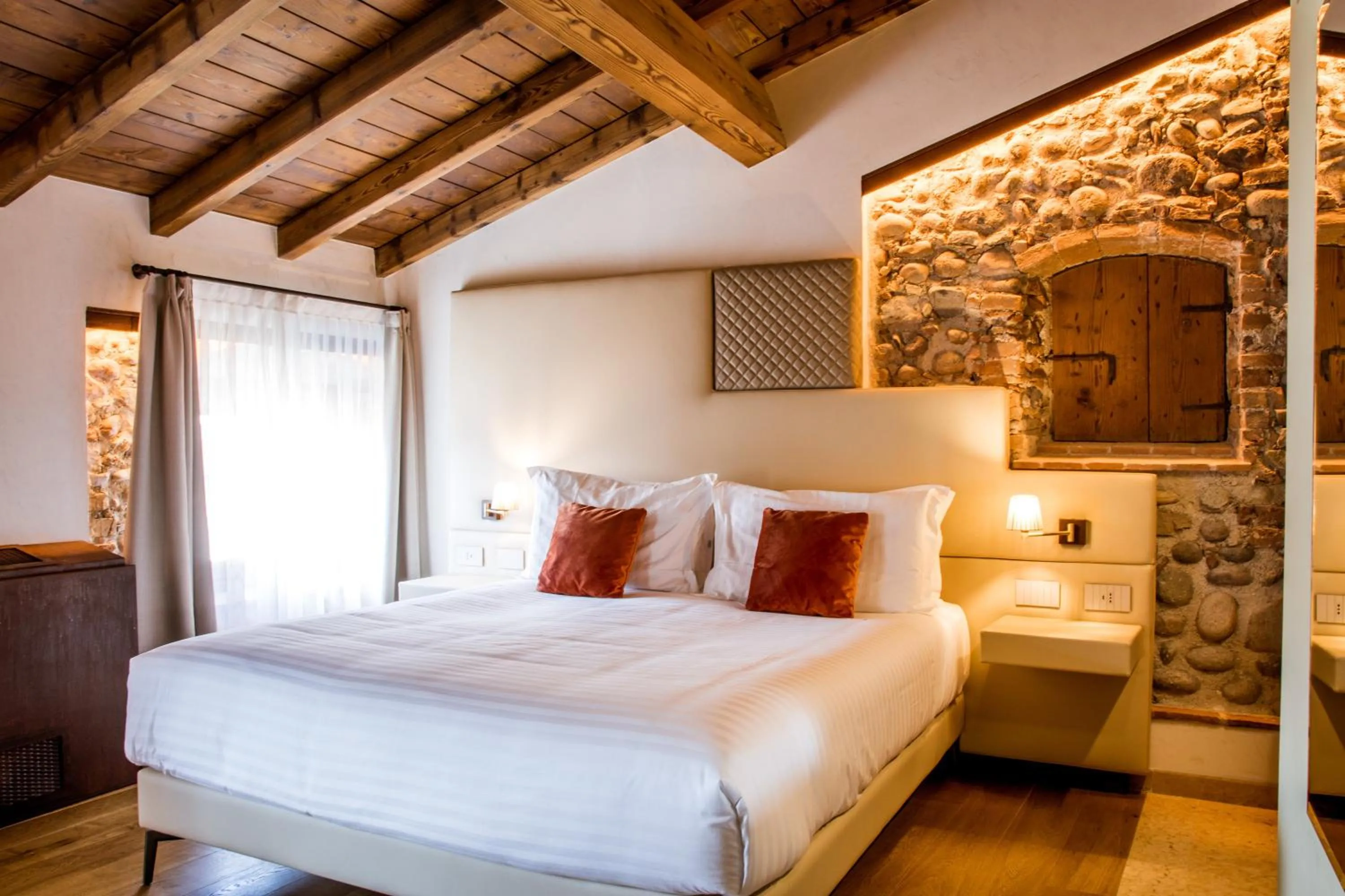 Photo of the whole room, Bed in Corte Regia Relais & Spa