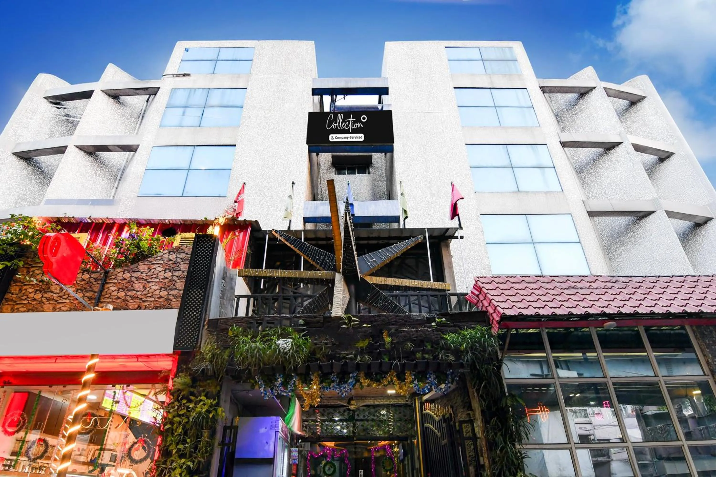 Facade/entrance in Collection O Circus Avenue Road Formerly Hotel Rockstar