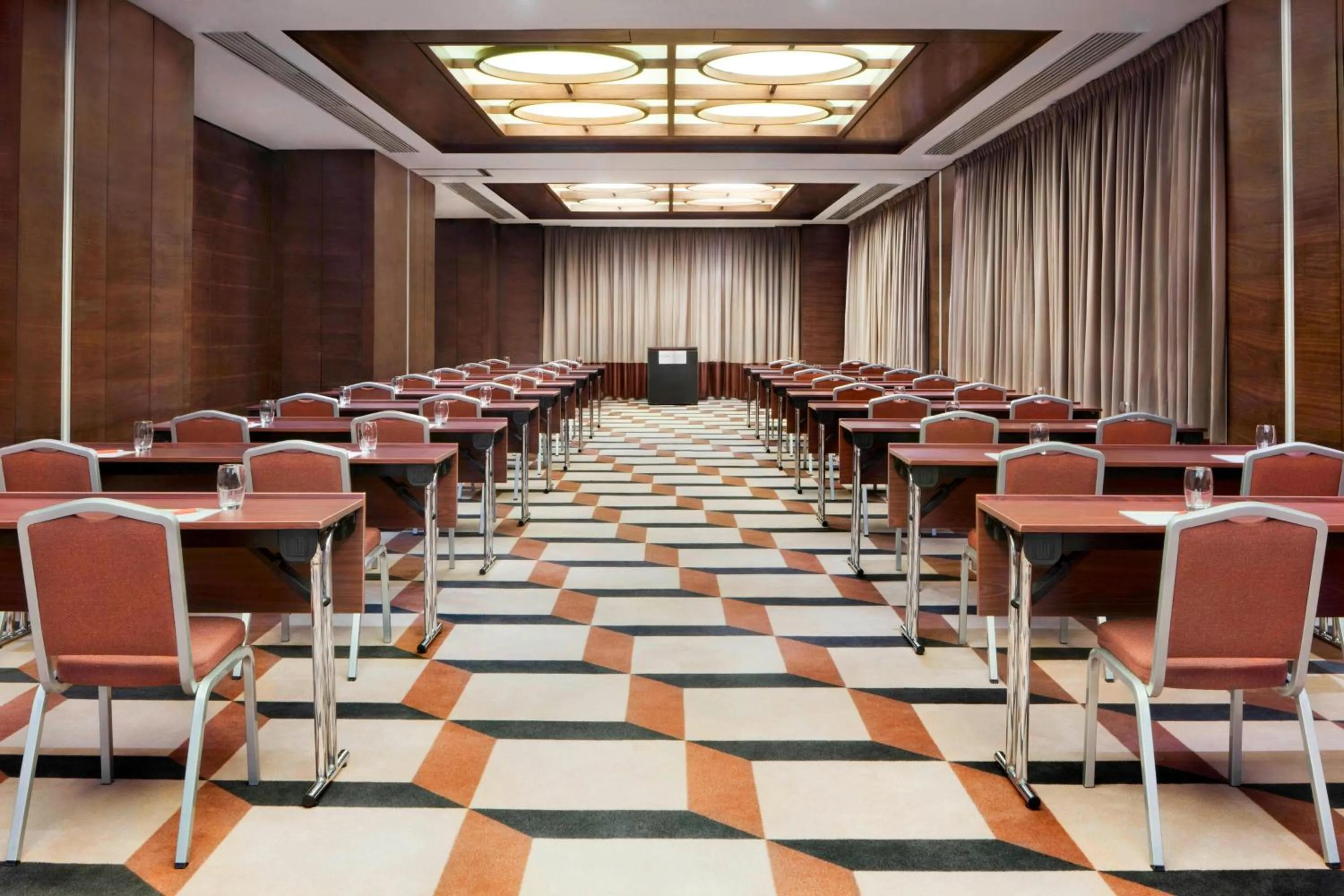 Meeting/conference room in Four Points By Sheraton Le Verdun