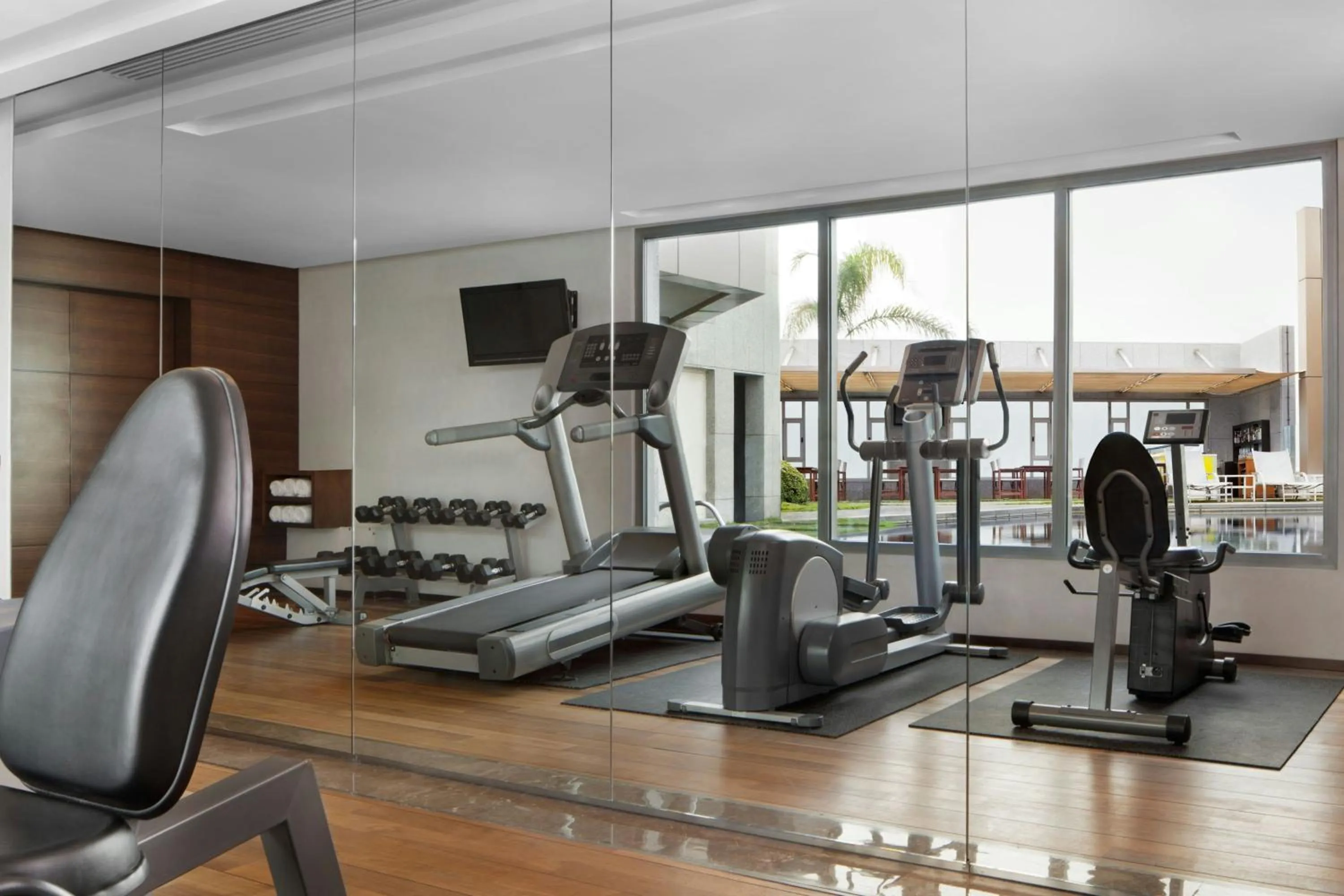 Fitness centre/facilities in Four Points By Sheraton Le Verdun