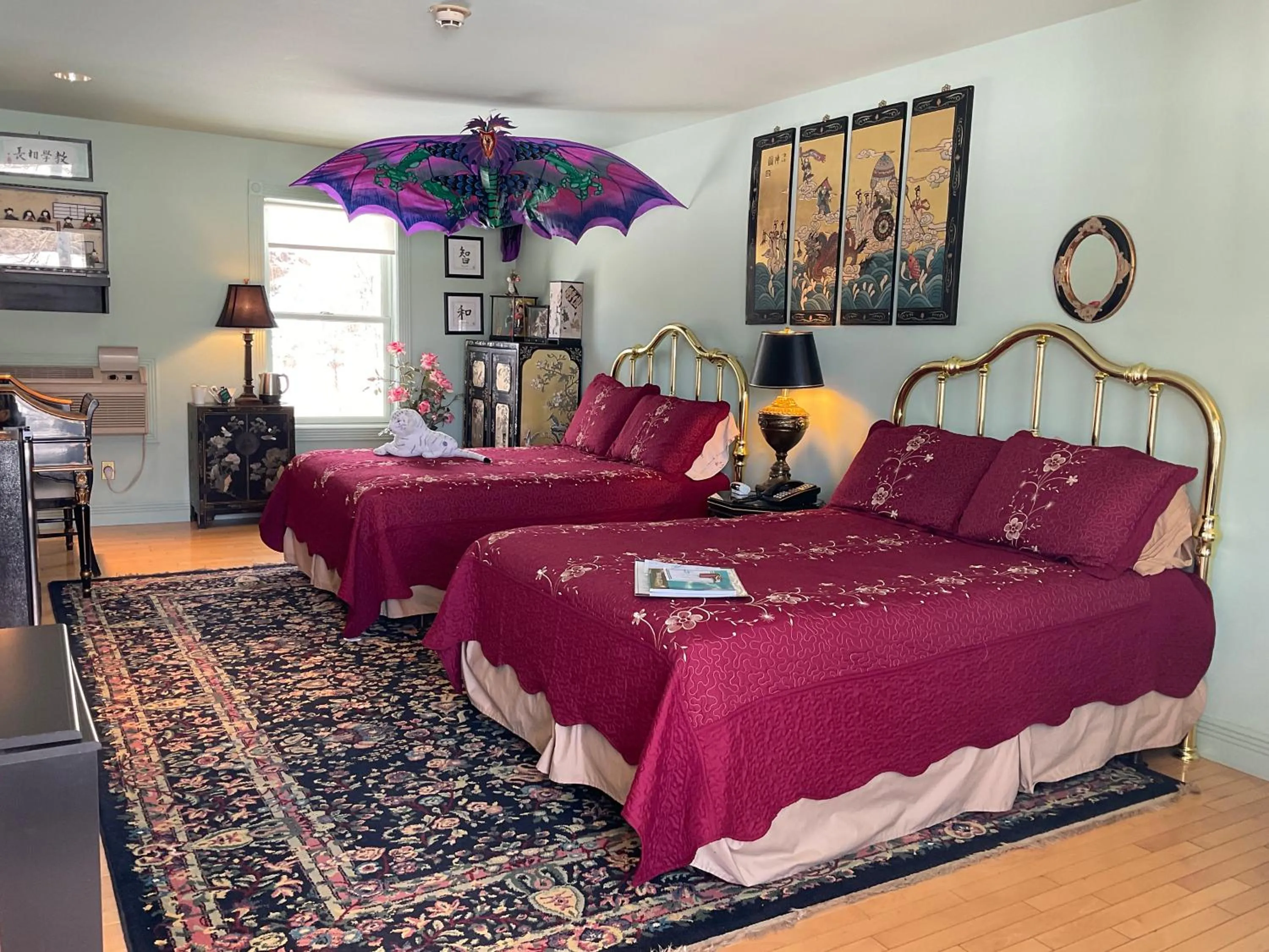 Bed in Mountain Quest Inn