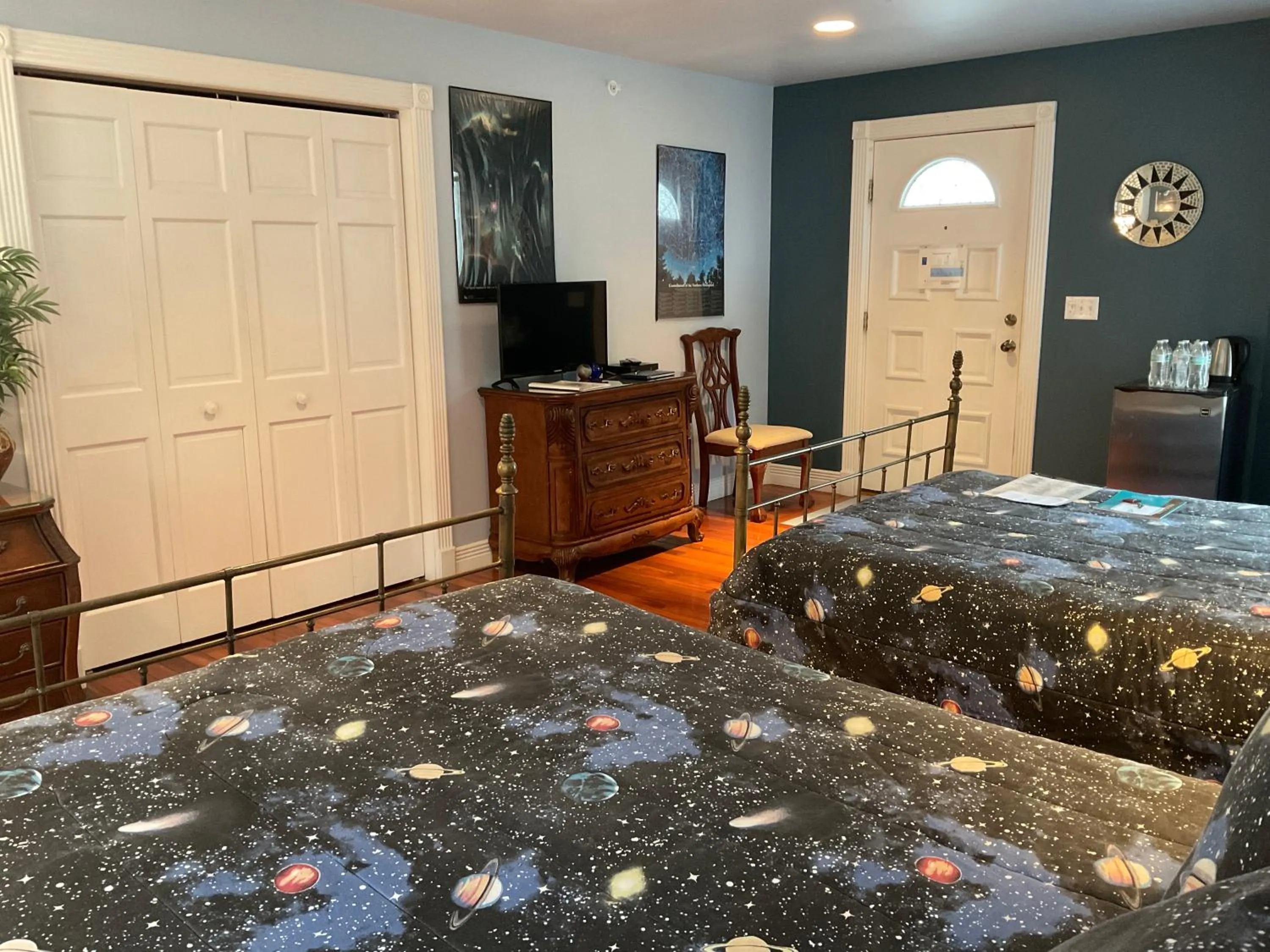 Bed in Mountain Quest Inn