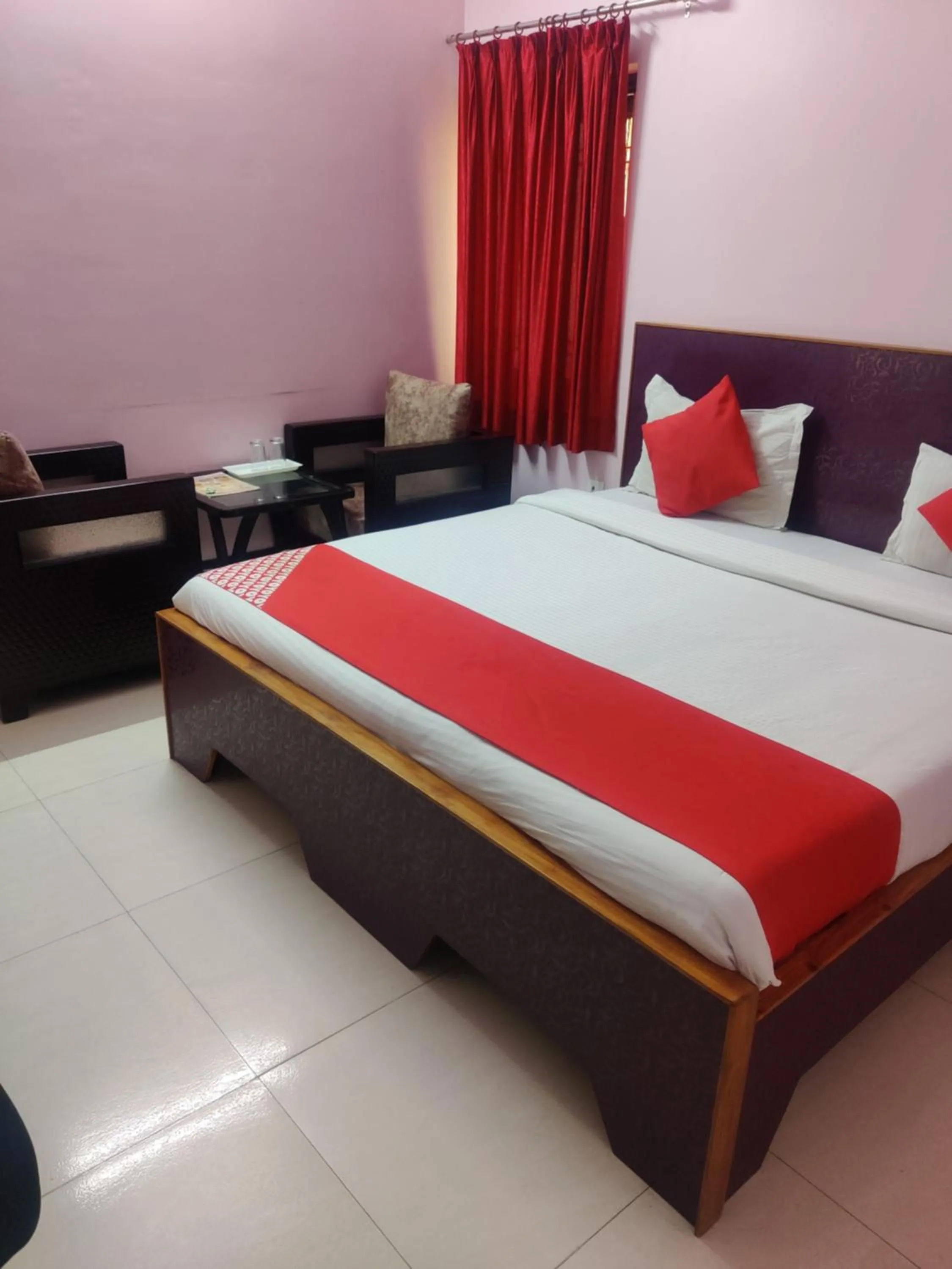 Bed in Hotel Aarjee Crescent Jaipur