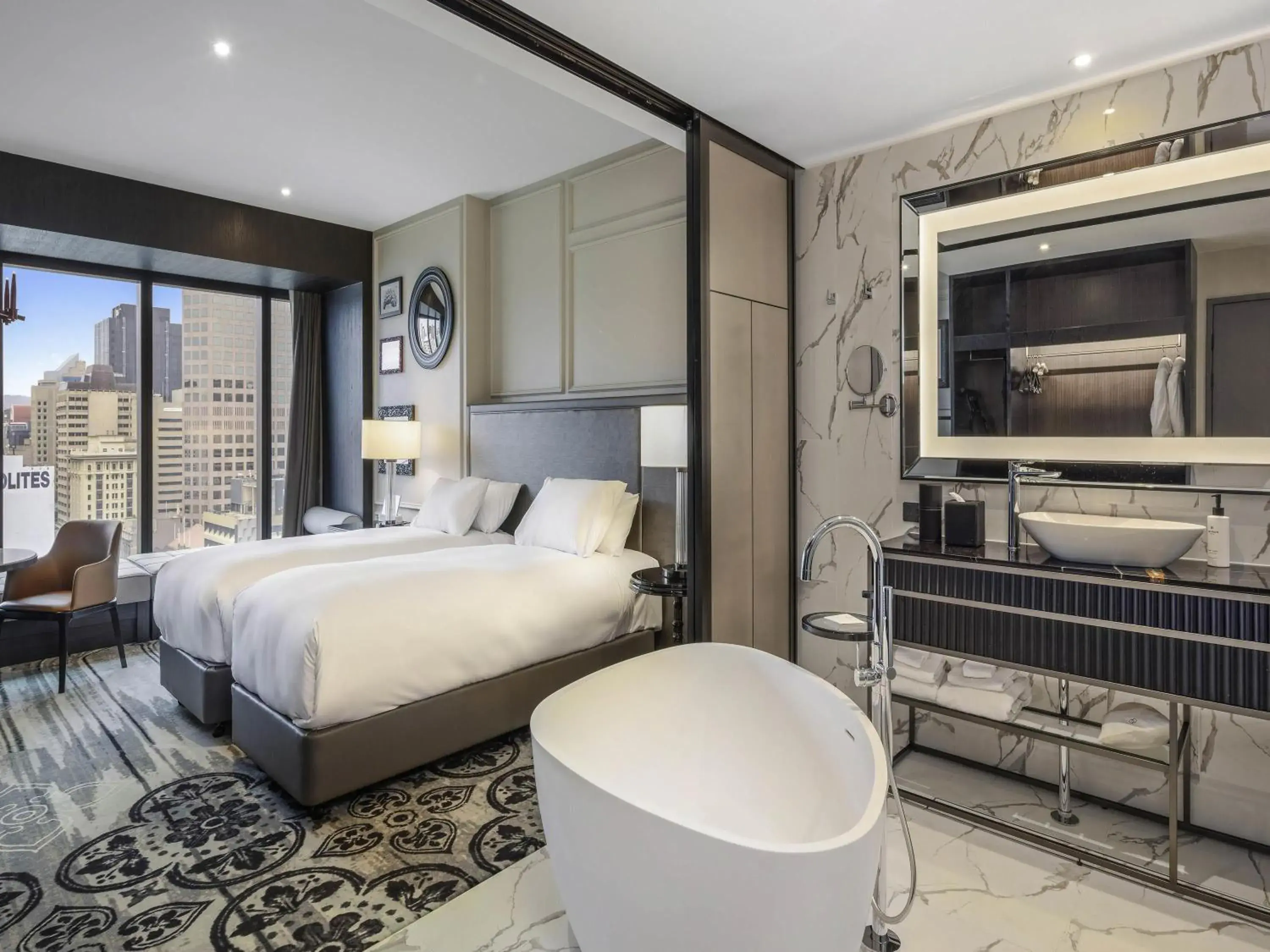 Luxury Twin Room with City or Hills View in Sofitel Adelaide Luxury Twin Room with City or Hills View in Sofitel Adelaide