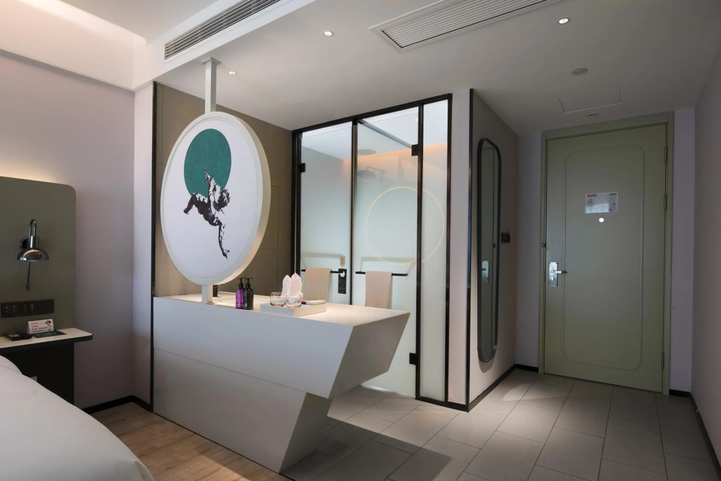 Bathroom, Bed in Mercure Chengdu Xindu