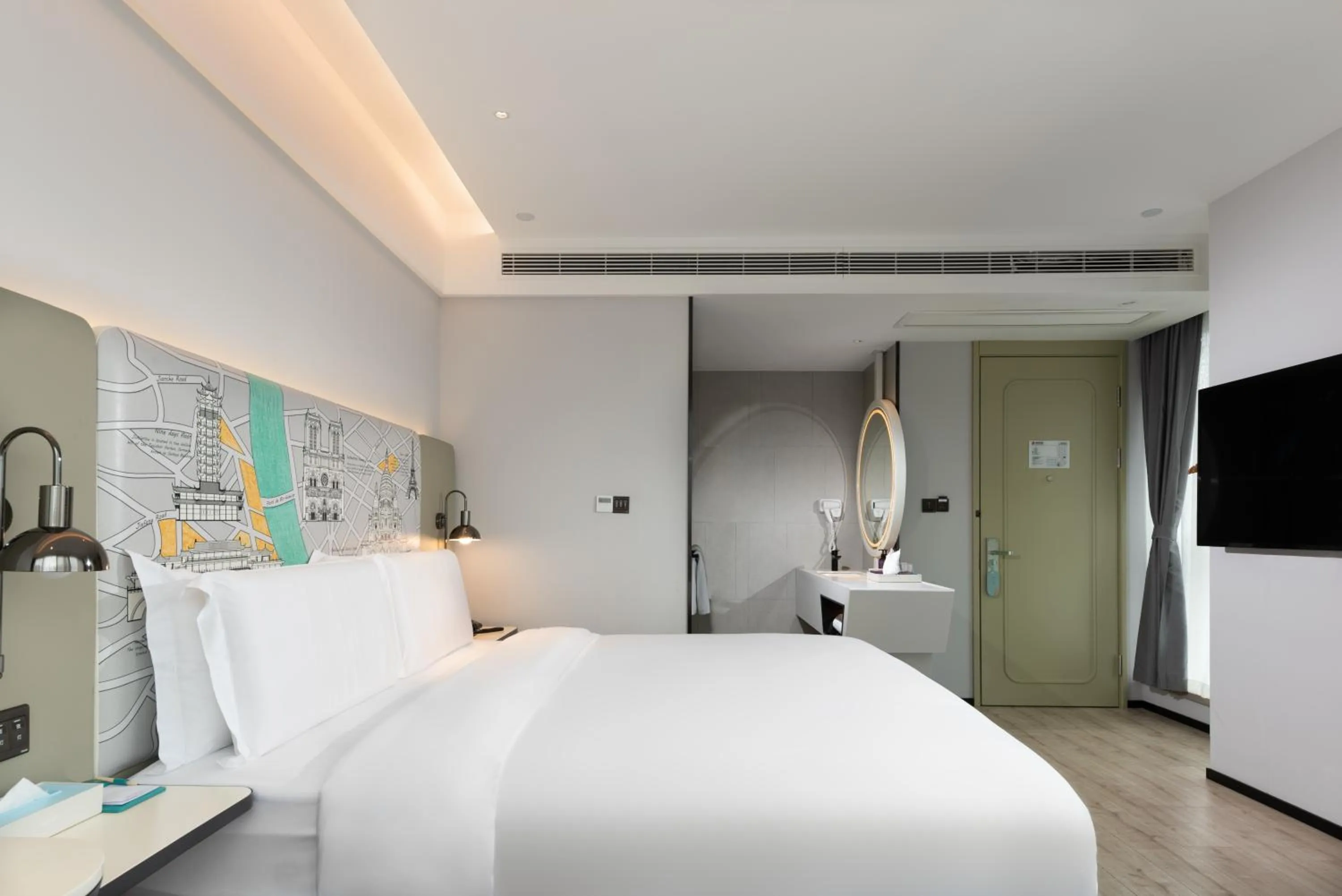 Bed in Mercure Chengdu Xindu