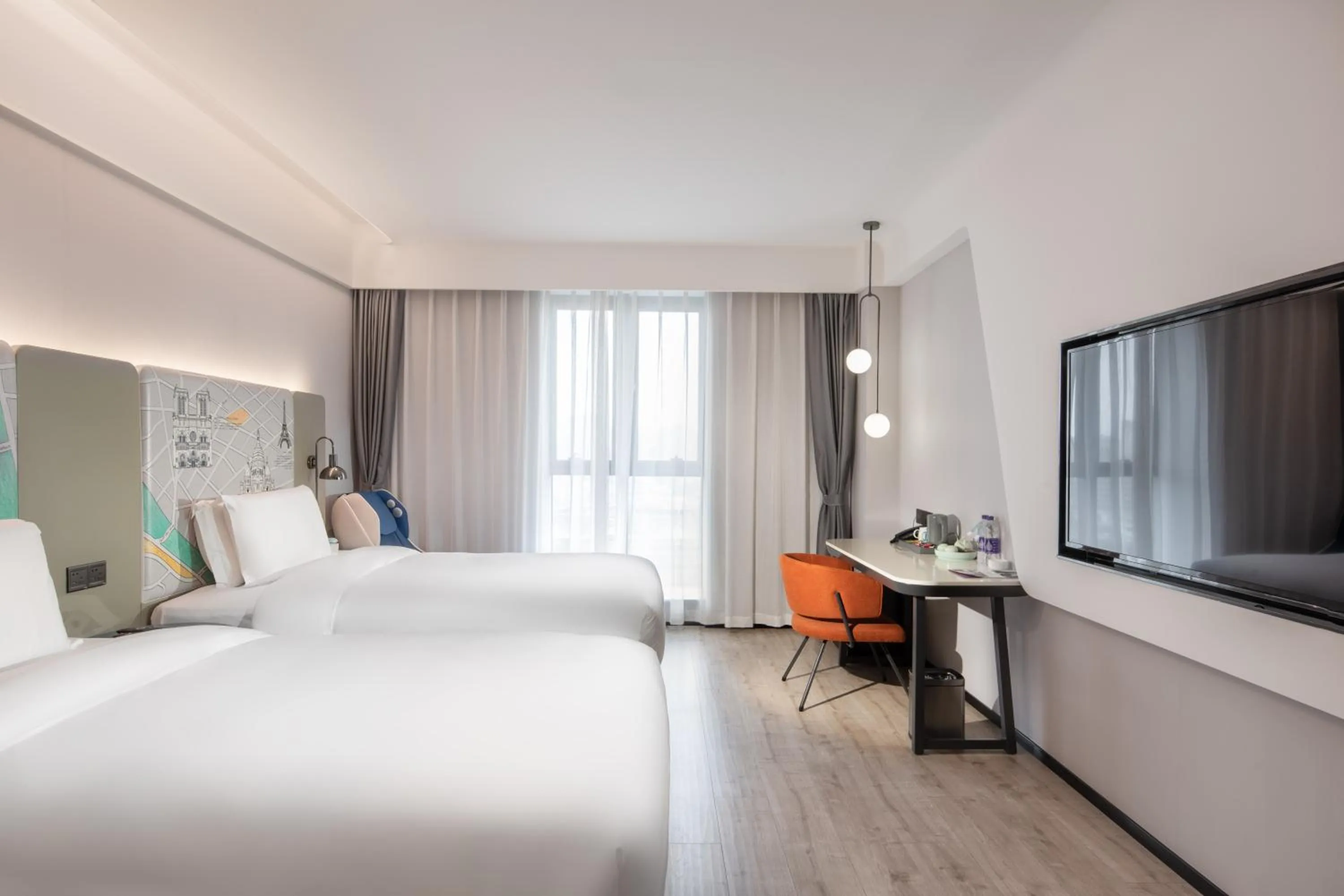 Bed in Mercure Chengdu Xindu