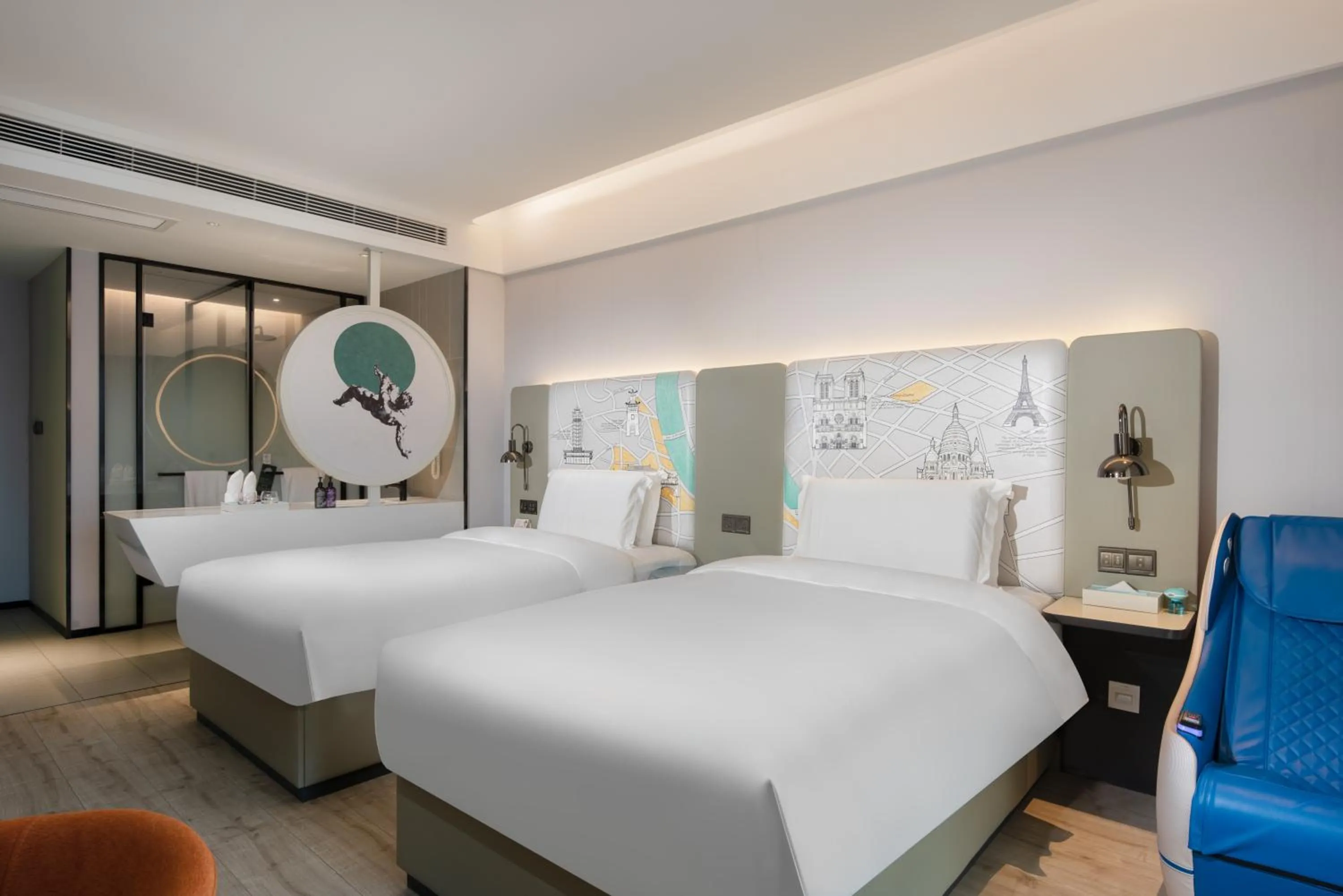 Bed in Mercure Chengdu Xindu