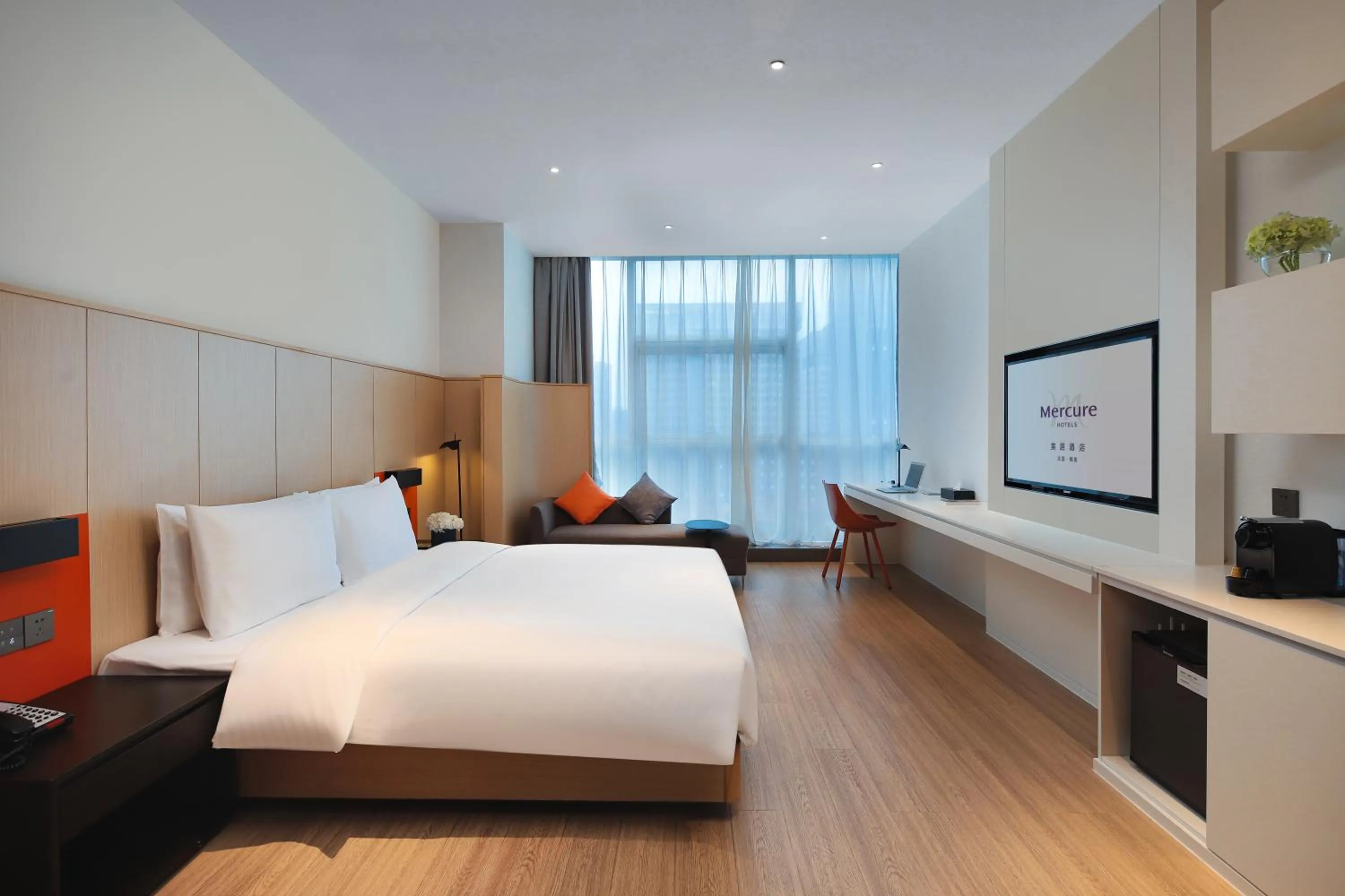 Photo of the whole room, Bed in Mercure Nanjing Olympic EXPO