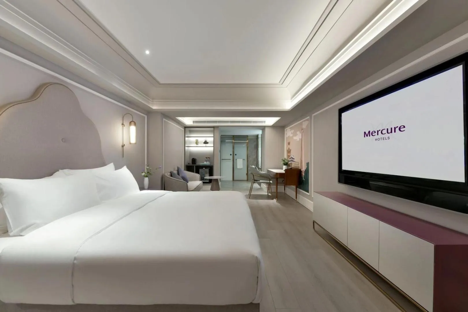 Photo of the whole room, Bed in Mercure Chengdu Jinniu Wanda Plaza