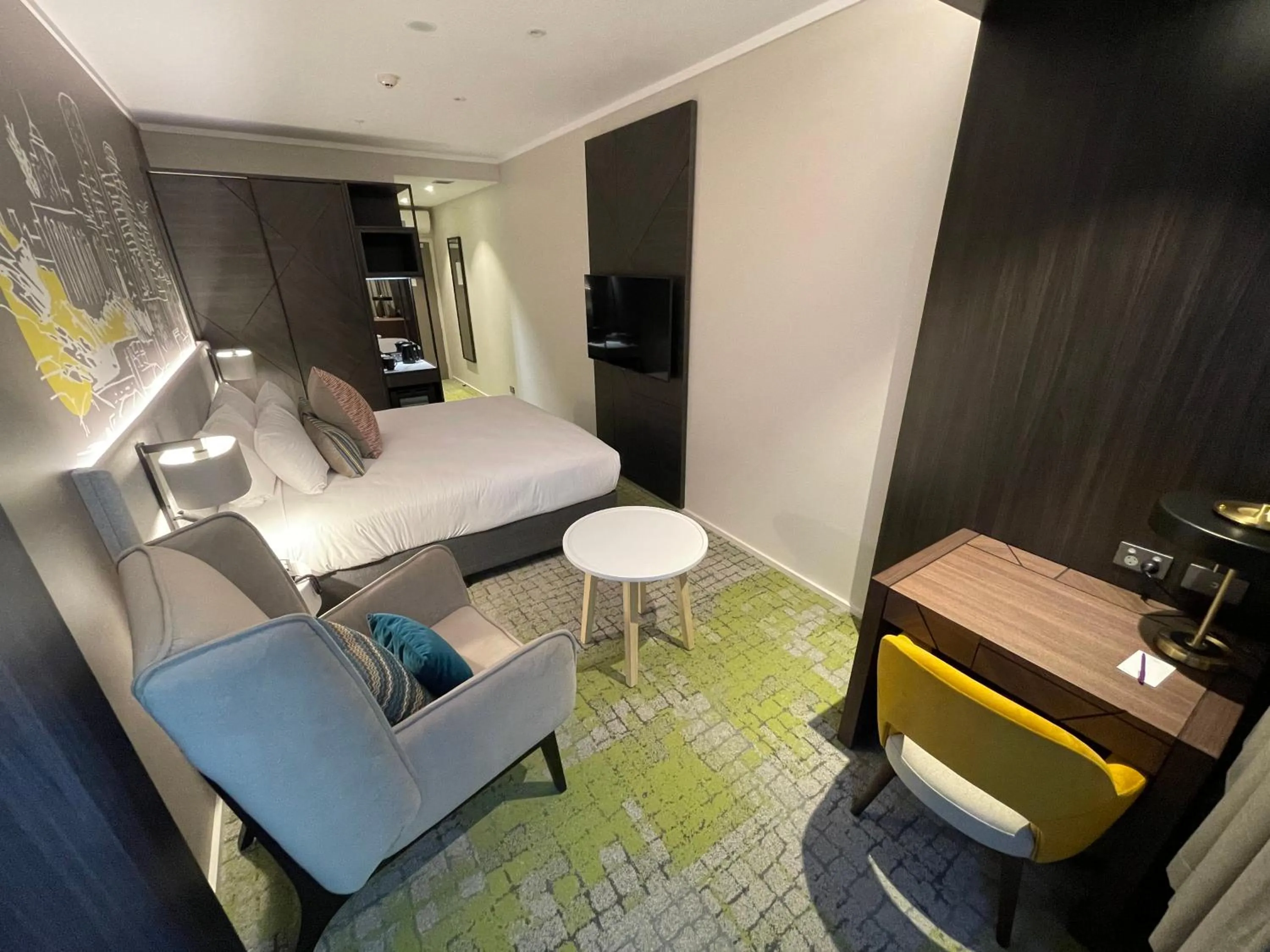 Bedroom, Bed in Mercure Auckland Queen Street