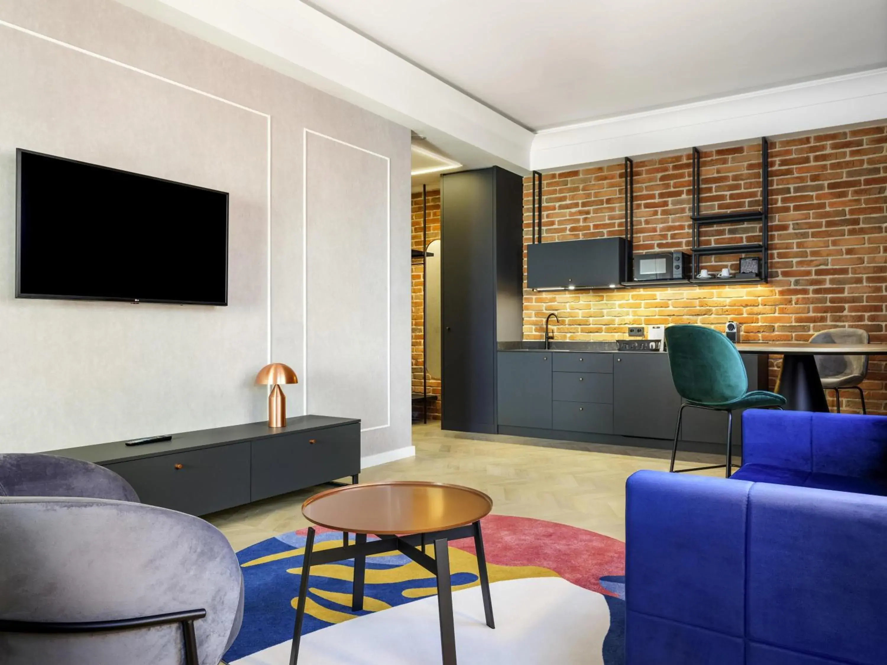 Superior King Suite with Sofa in Mercure Krakow Fabryczna City Superior King Suite with Sofa in Mercure Krakow Fabryczna City