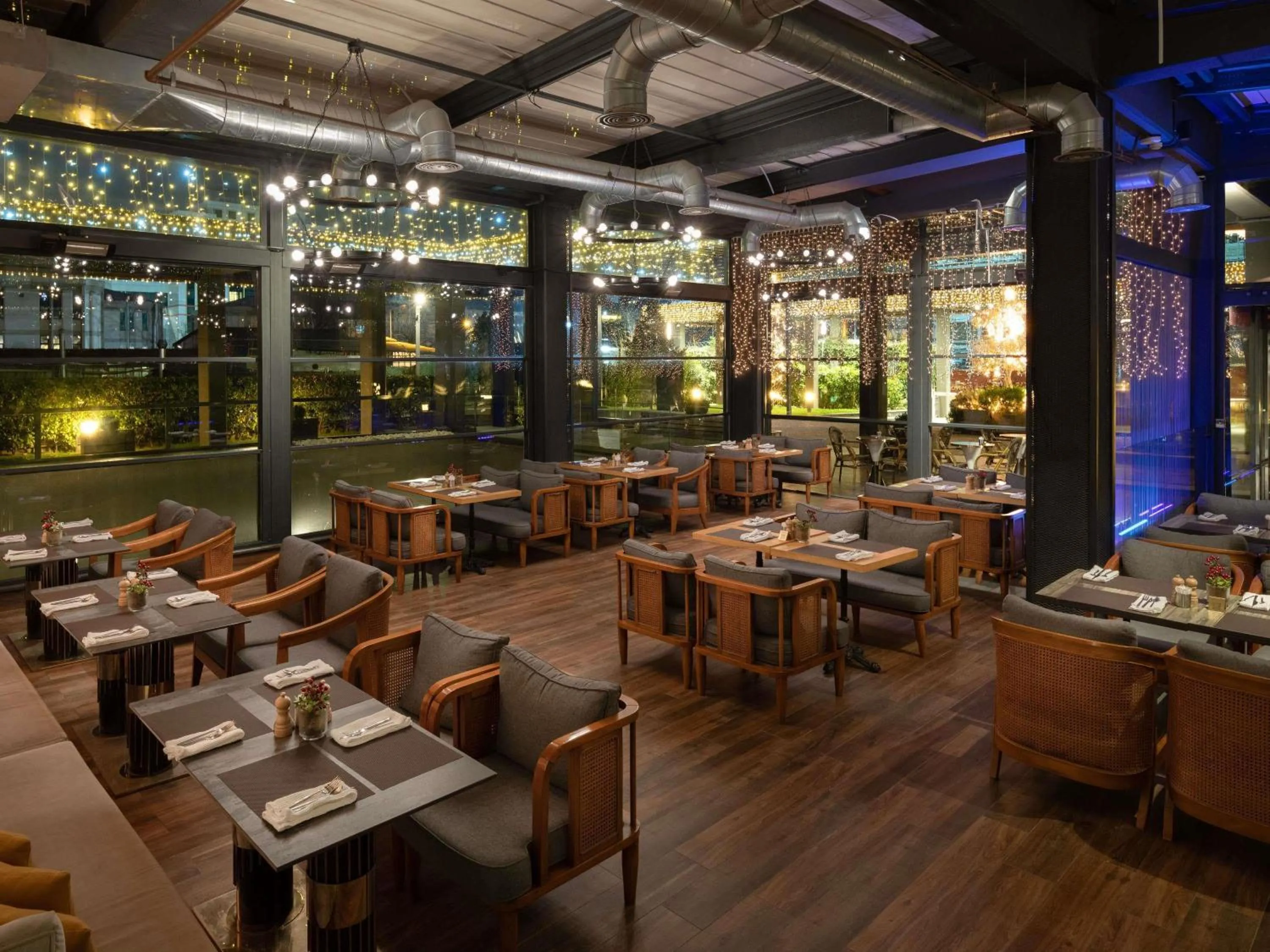 Restaurant/places to eat in Movenpick Living Istanbul West