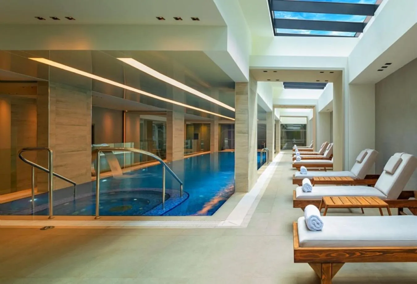 Swimming pool in Movenpick Living Istanbul West