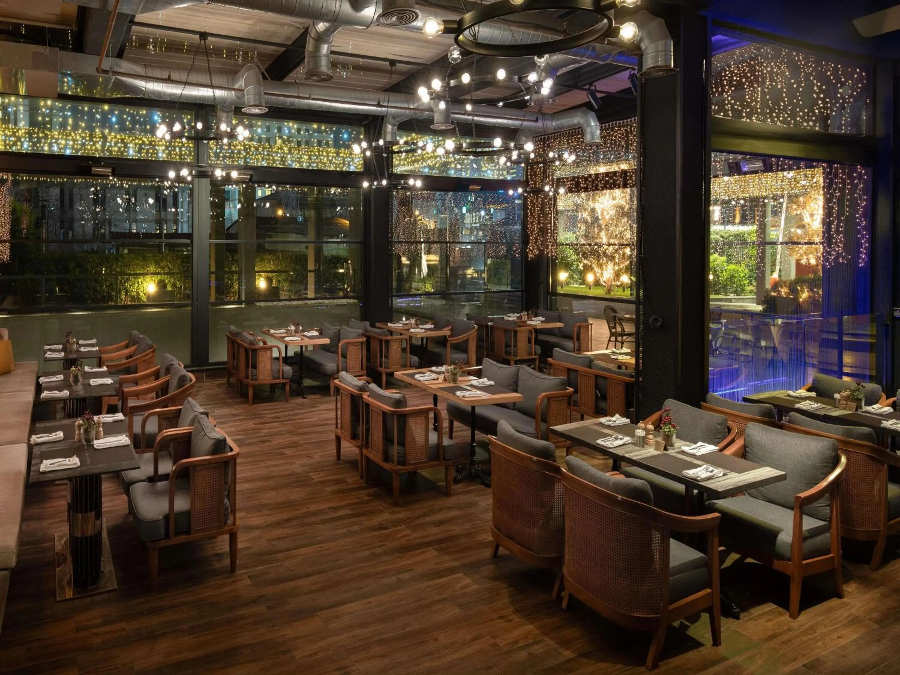 Restaurant/places to eat in Movenpick Living Istanbul West