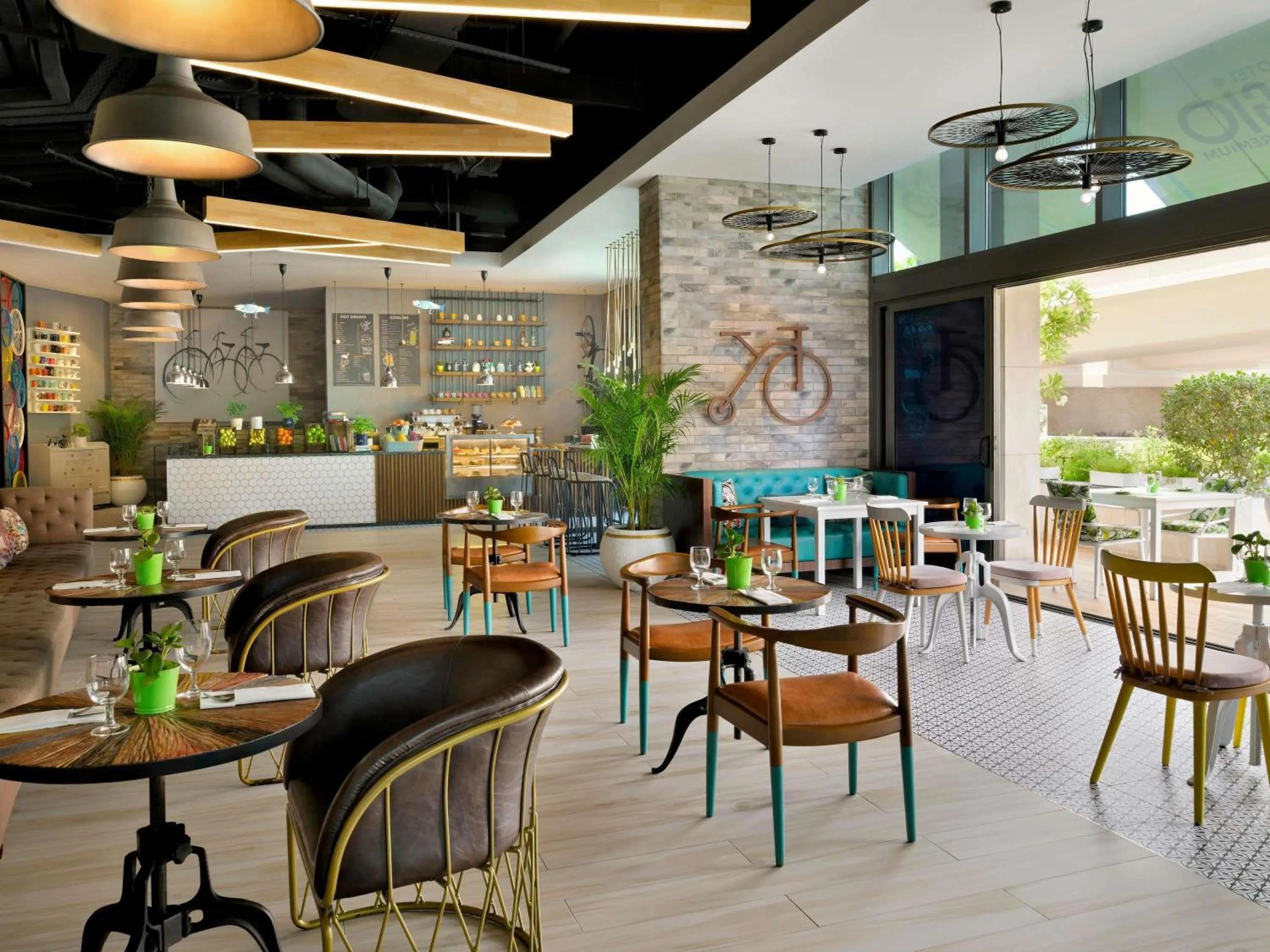 Restaurant/places to eat in Adagio Premium The Palm