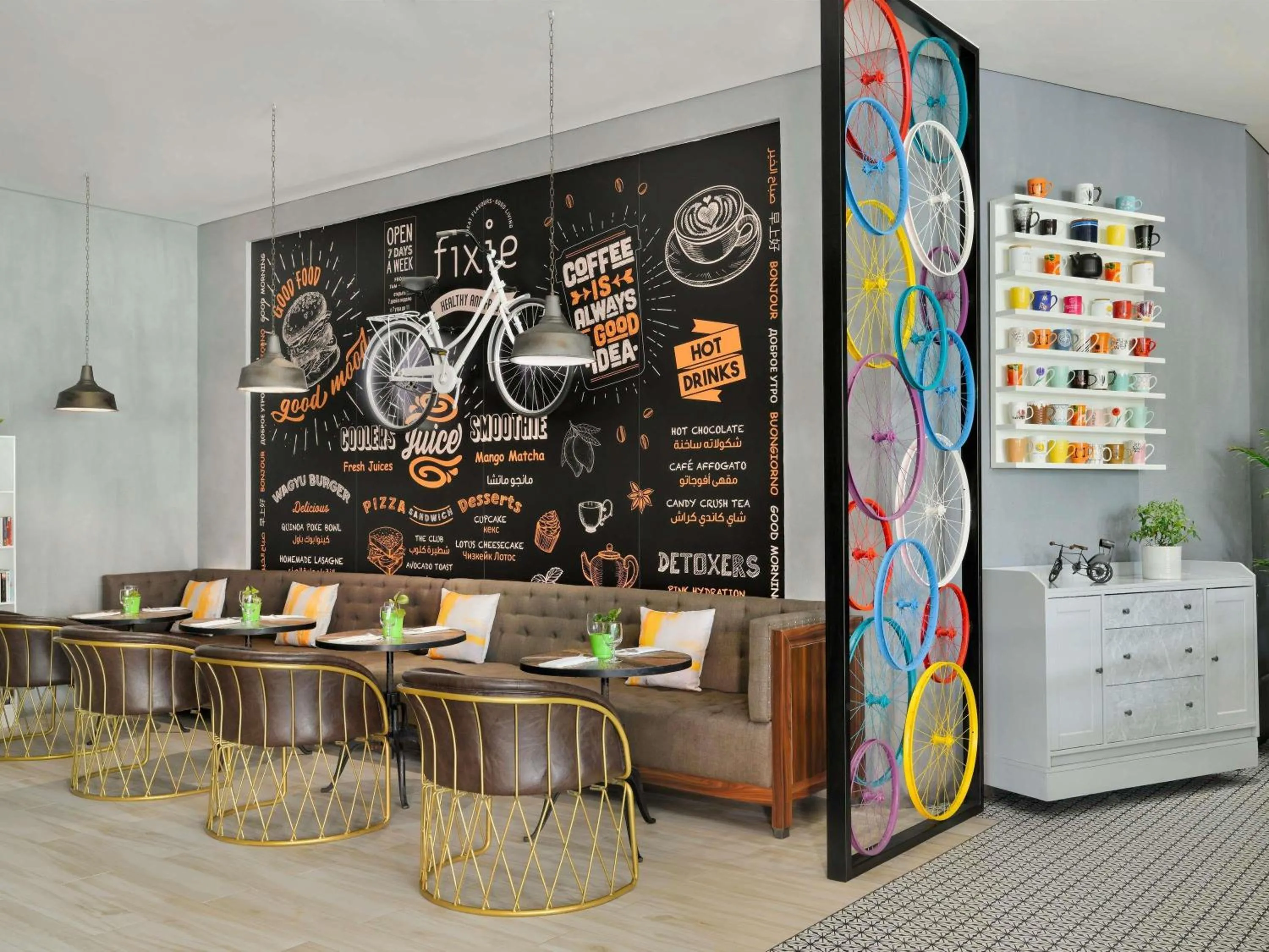 Restaurant/places to eat in Adagio Premium The Palm