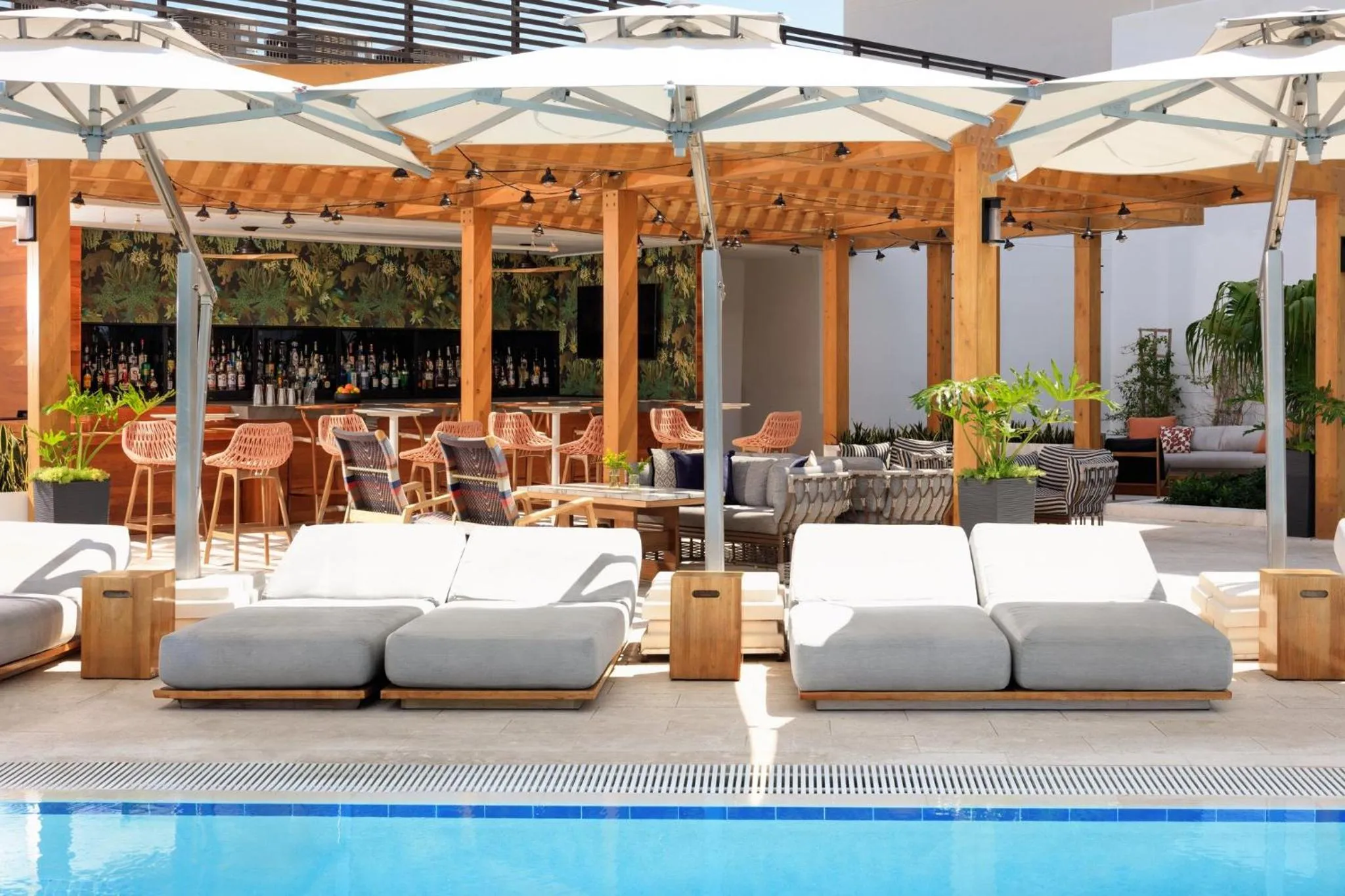 Lounge or bar in The Kimpton Shorebreak Fort Lauderdale Beach Resort