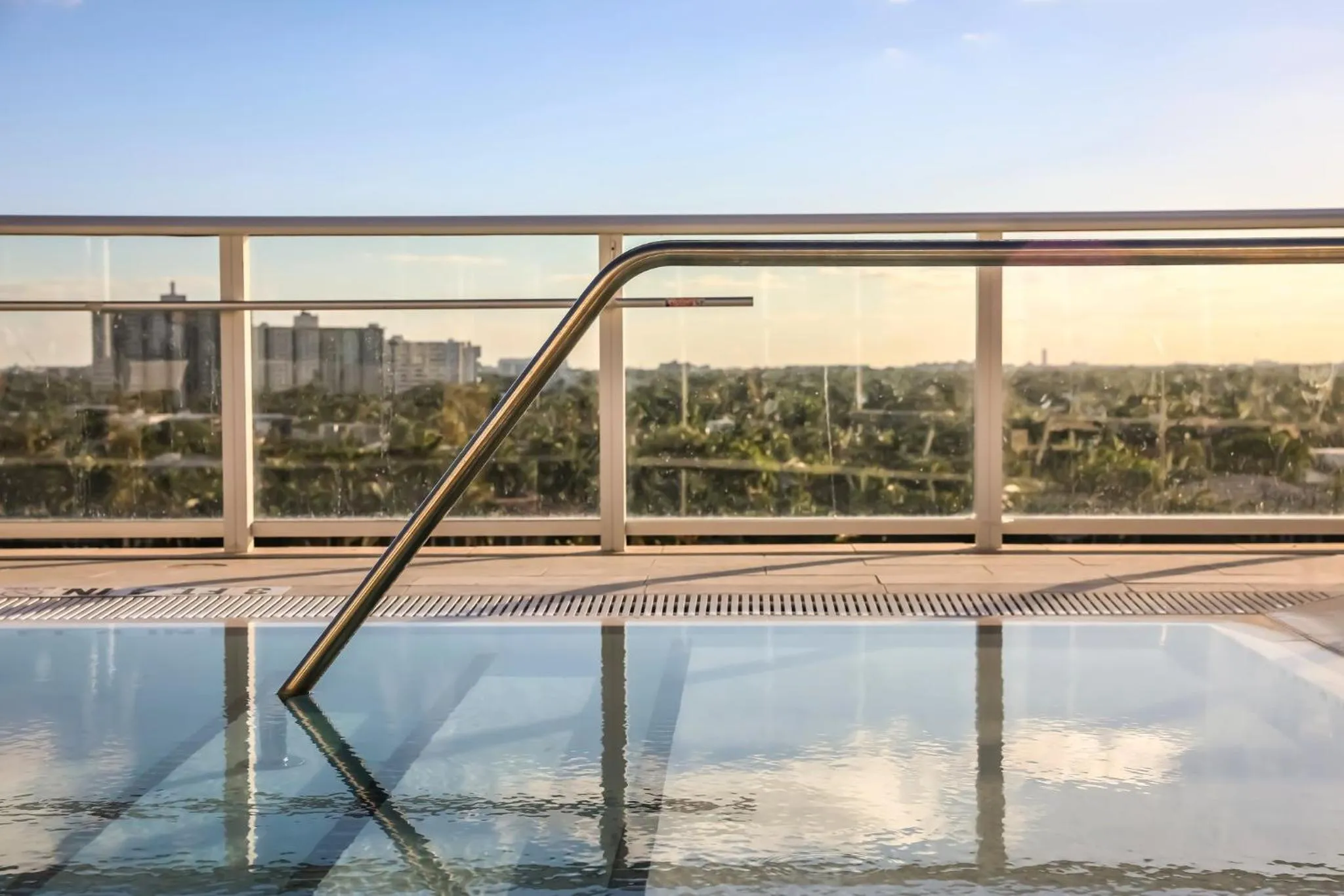 Swimming pool in The Kimpton Shorebreak Fort Lauderdale Beach Resort