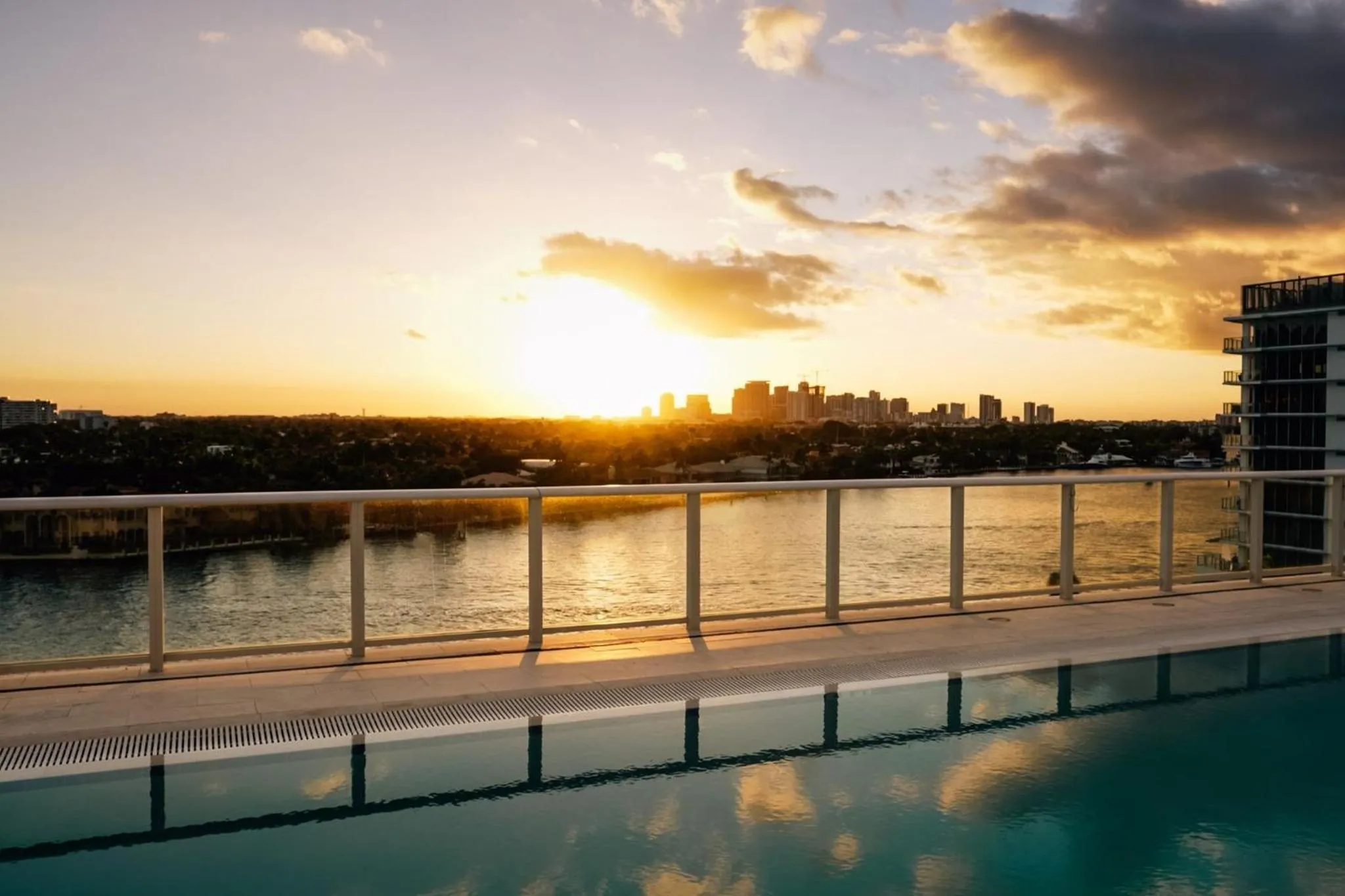 Swimming pool in The Kimpton Shorebreak Fort Lauderdale Beach Resort