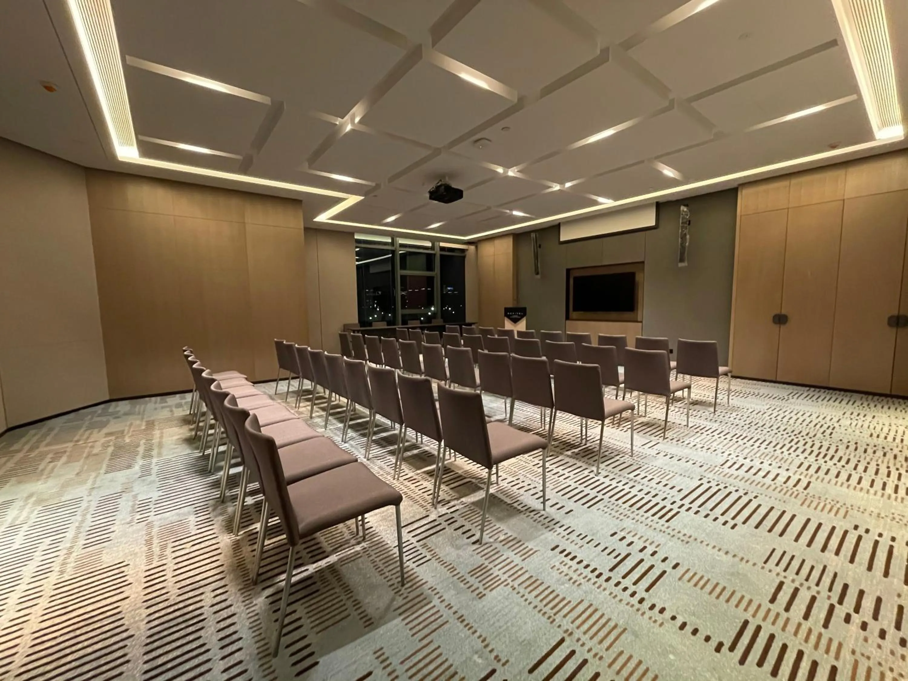 Meeting/conference room in Sofitel Hangzhou Yingguan-Olympic Center Hotel