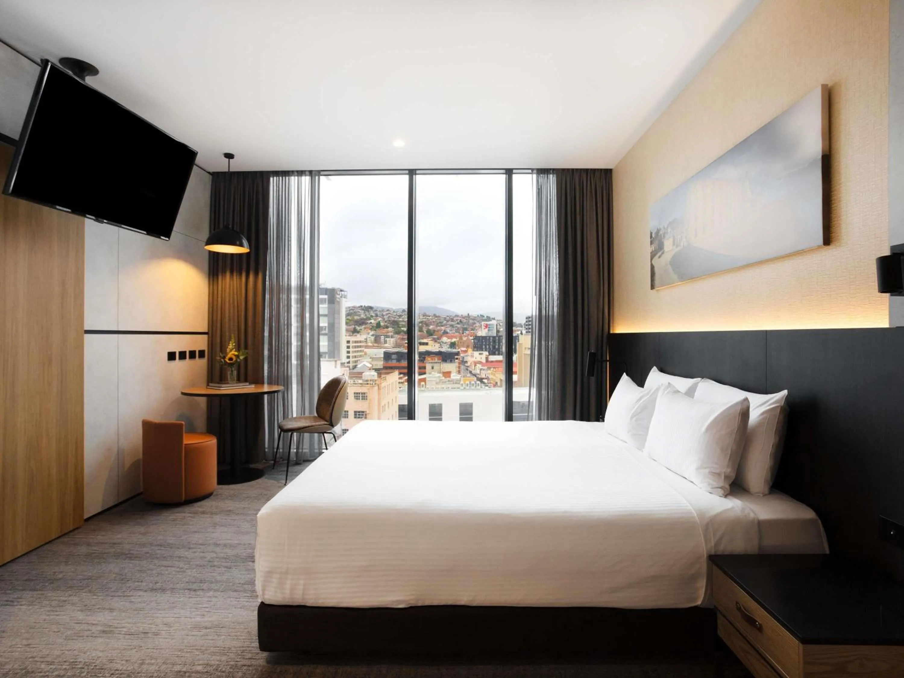 Bedroom, Bed in Mövenpick Hotel Hobart