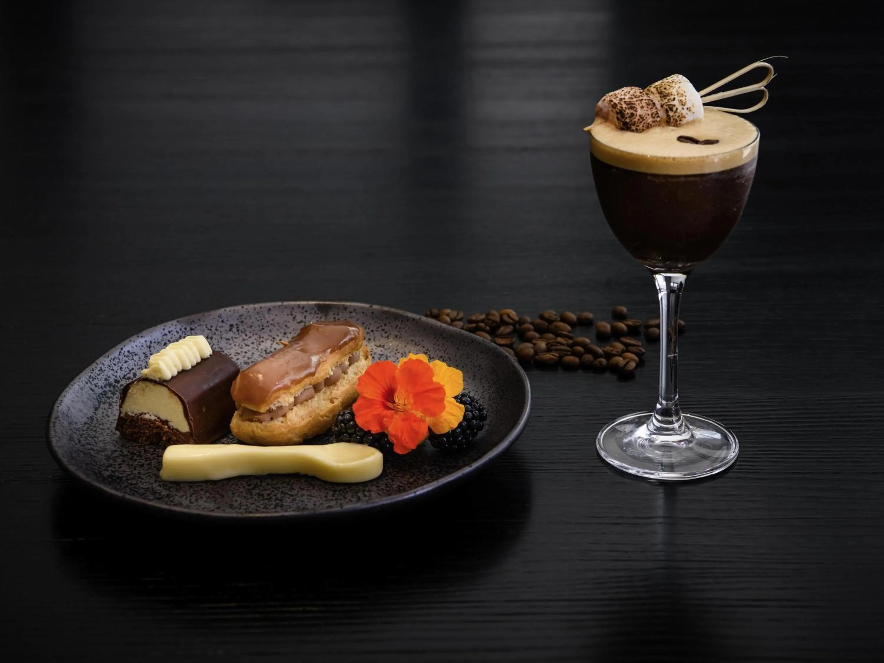 Lounge or bar in Mövenpick Hotel Hobart