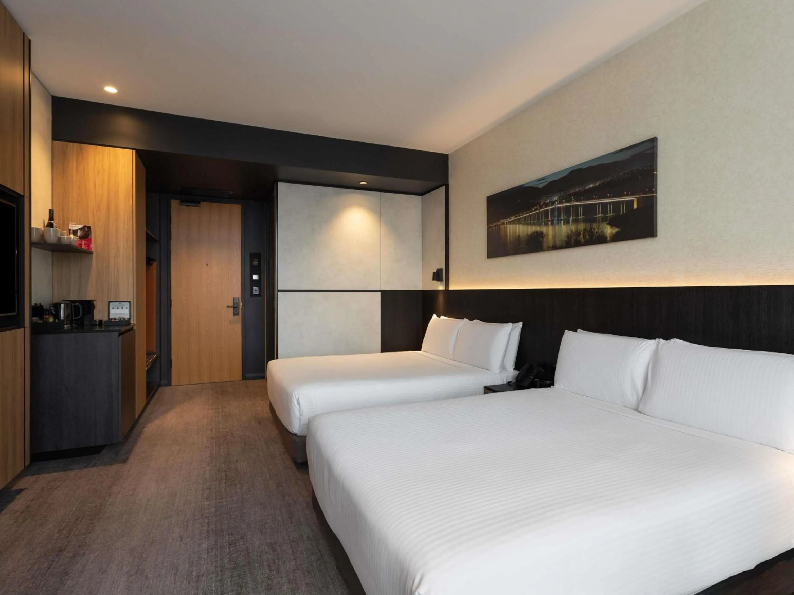 Bedroom, Bed in Mövenpick Hotel Hobart