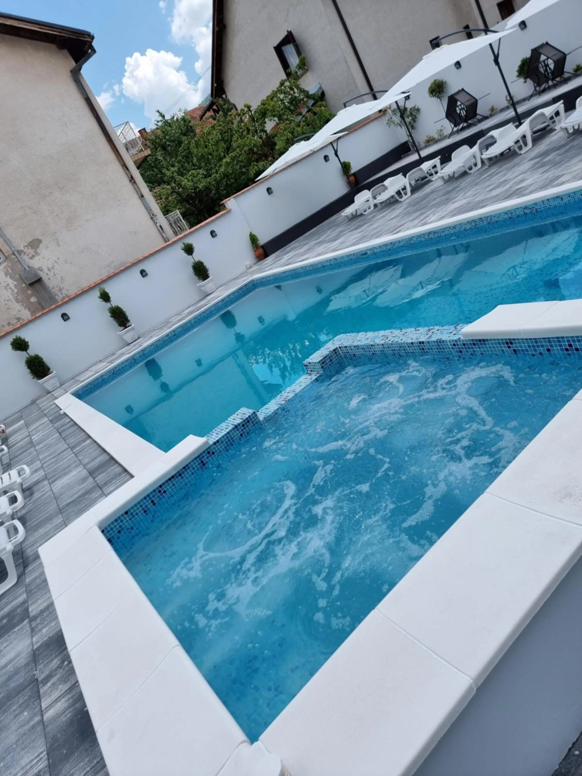 Hot Tub in Fenix Apartments