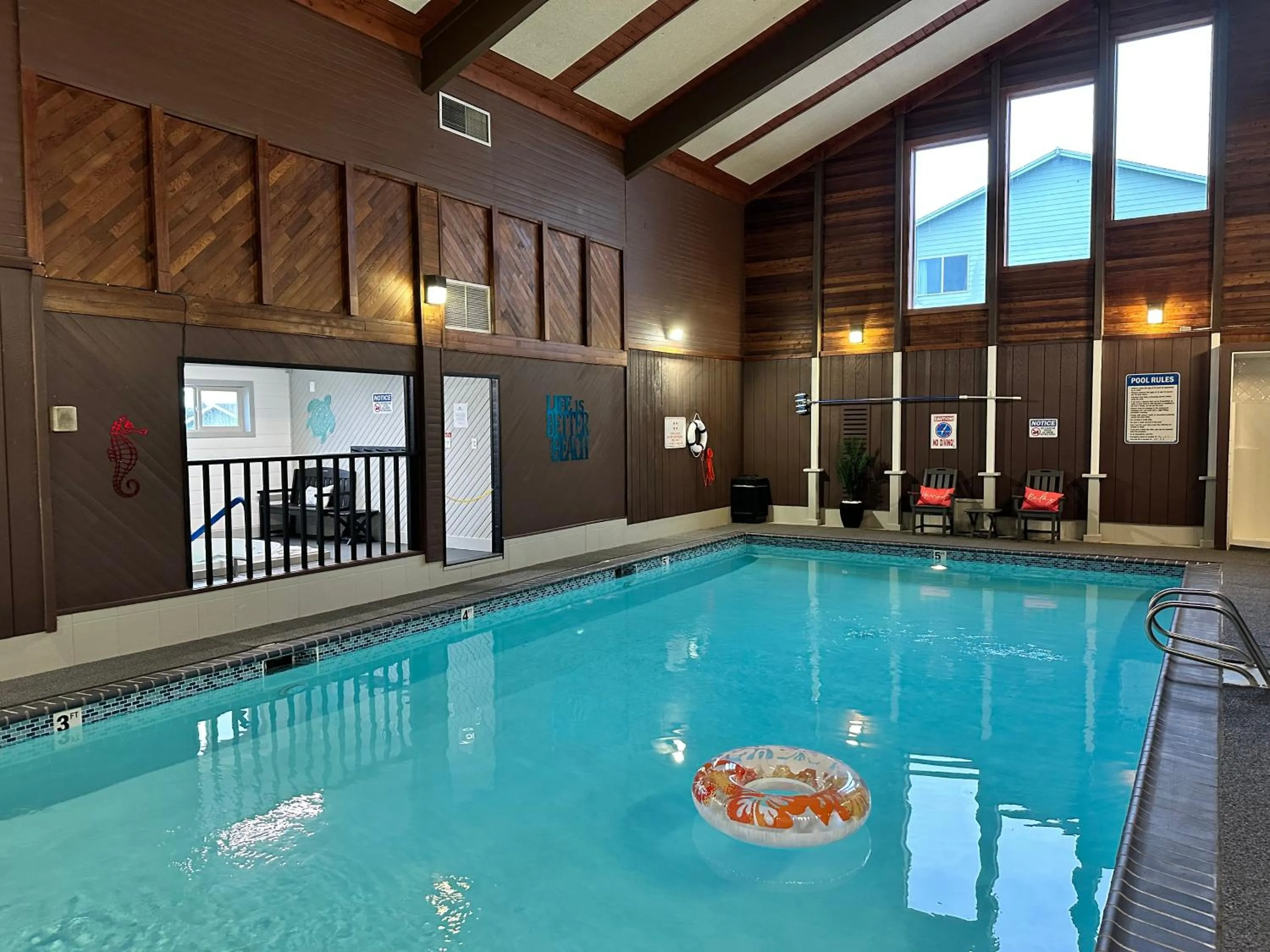 Swimming pool in Canterbury Inn