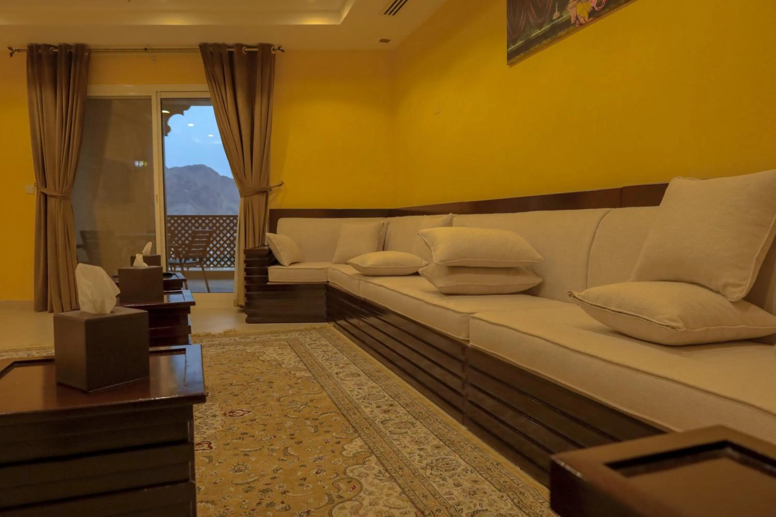 Living room, Bed in Hatta Guest House