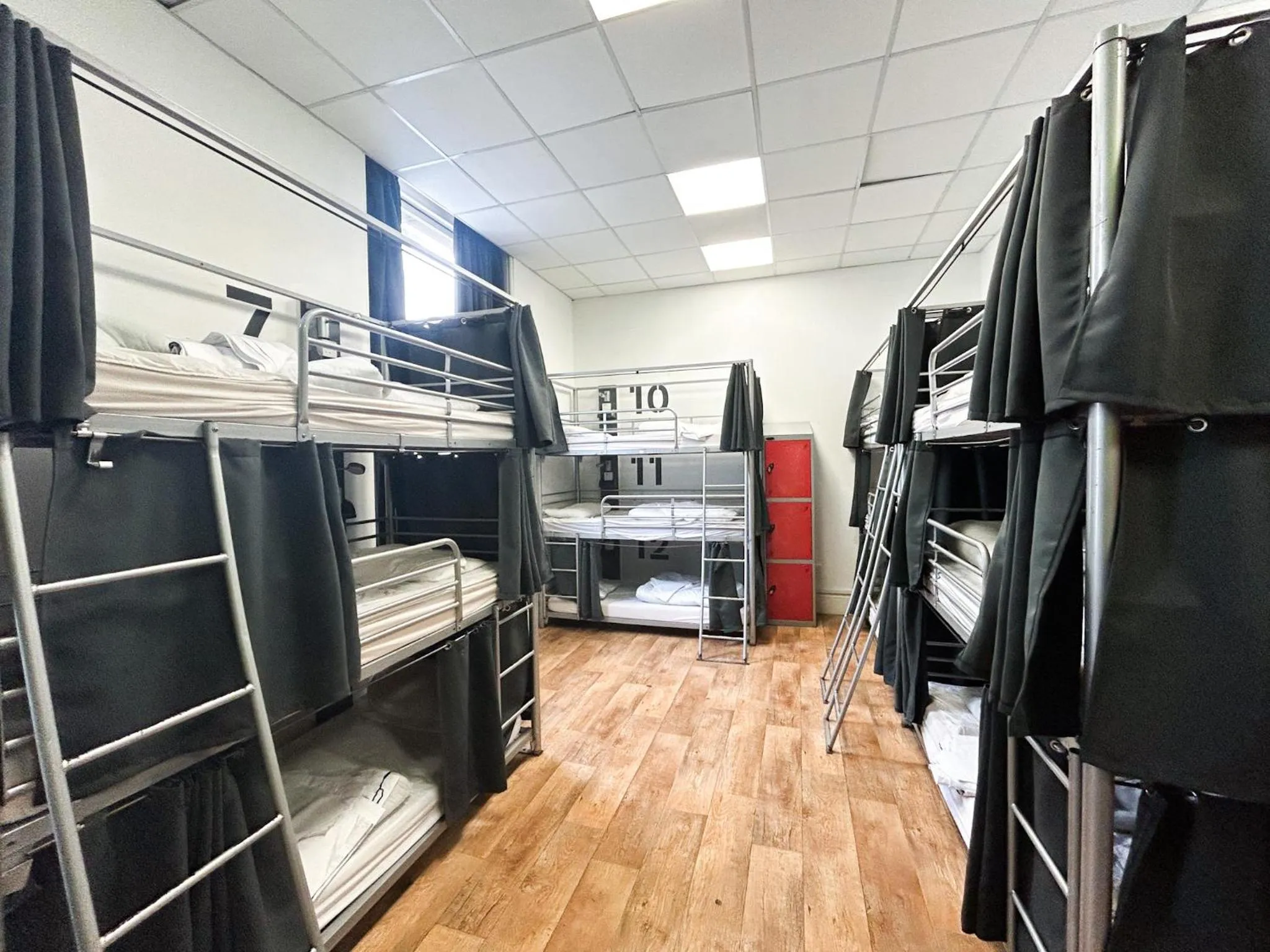 Photo of the whole room, Bed in Bath YMCA Hostel