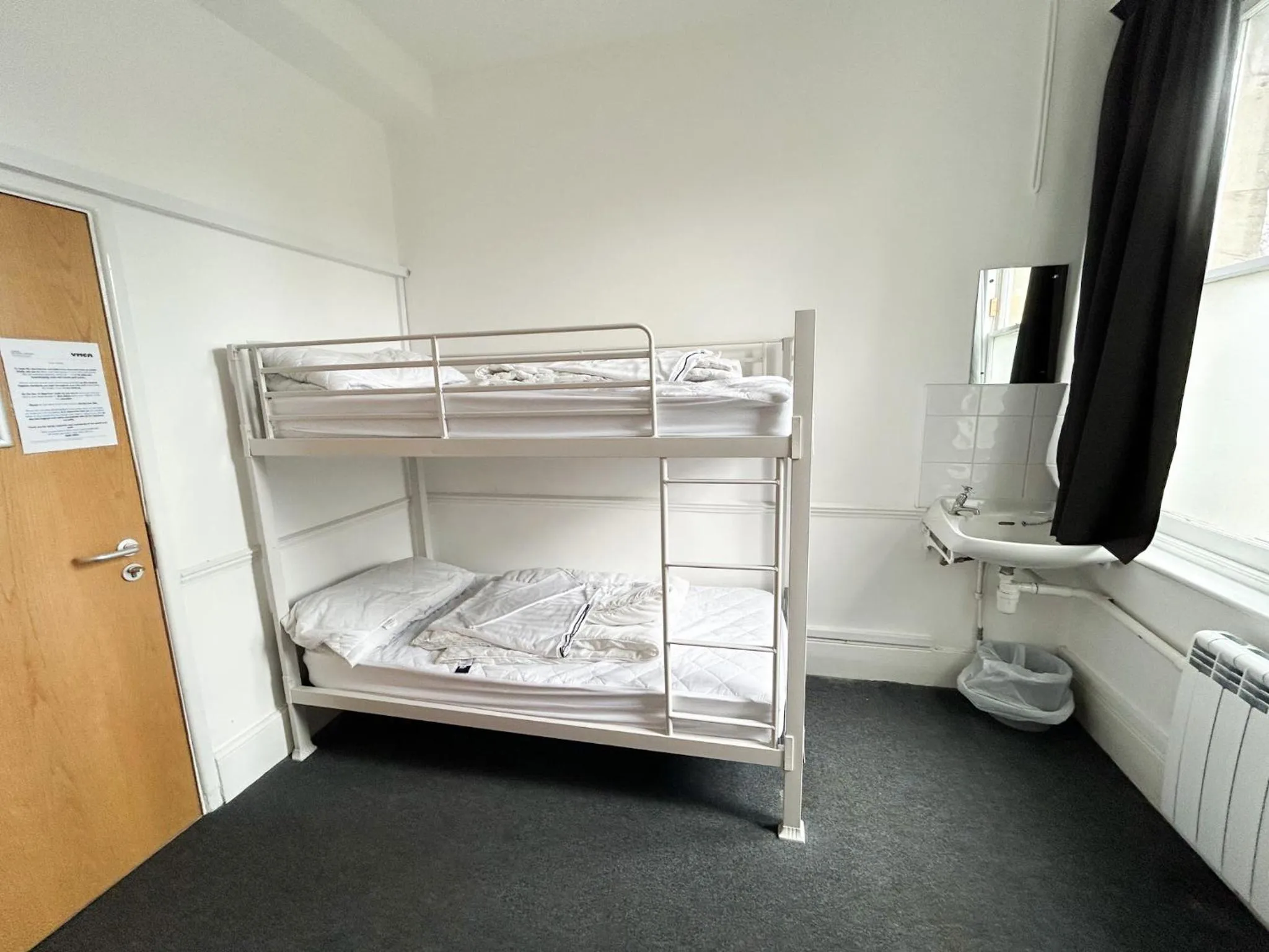 Photo of the whole room, Bed in Bath YMCA Hostel