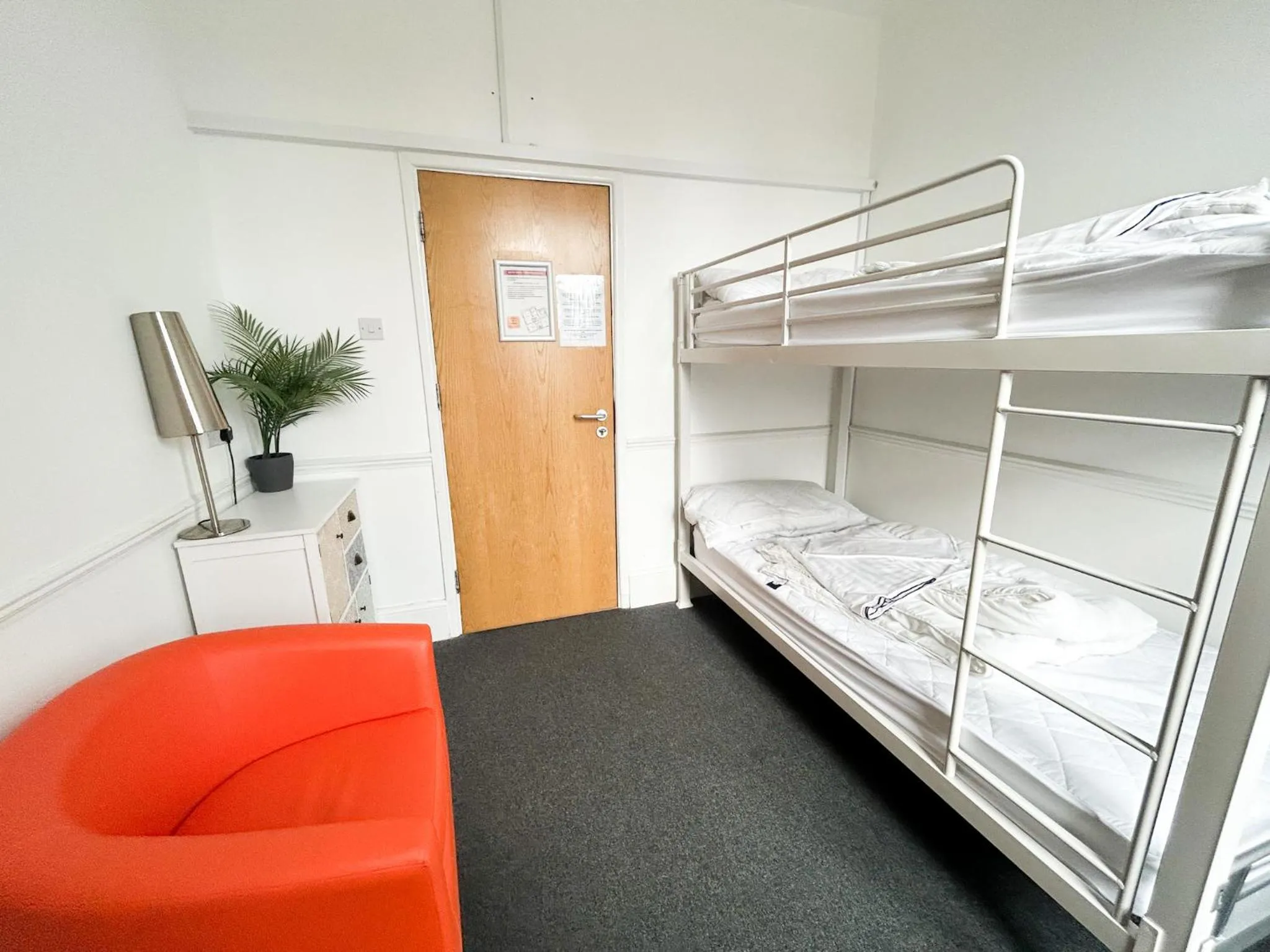 Photo of the whole room, Bed in Bath YMCA Hostel