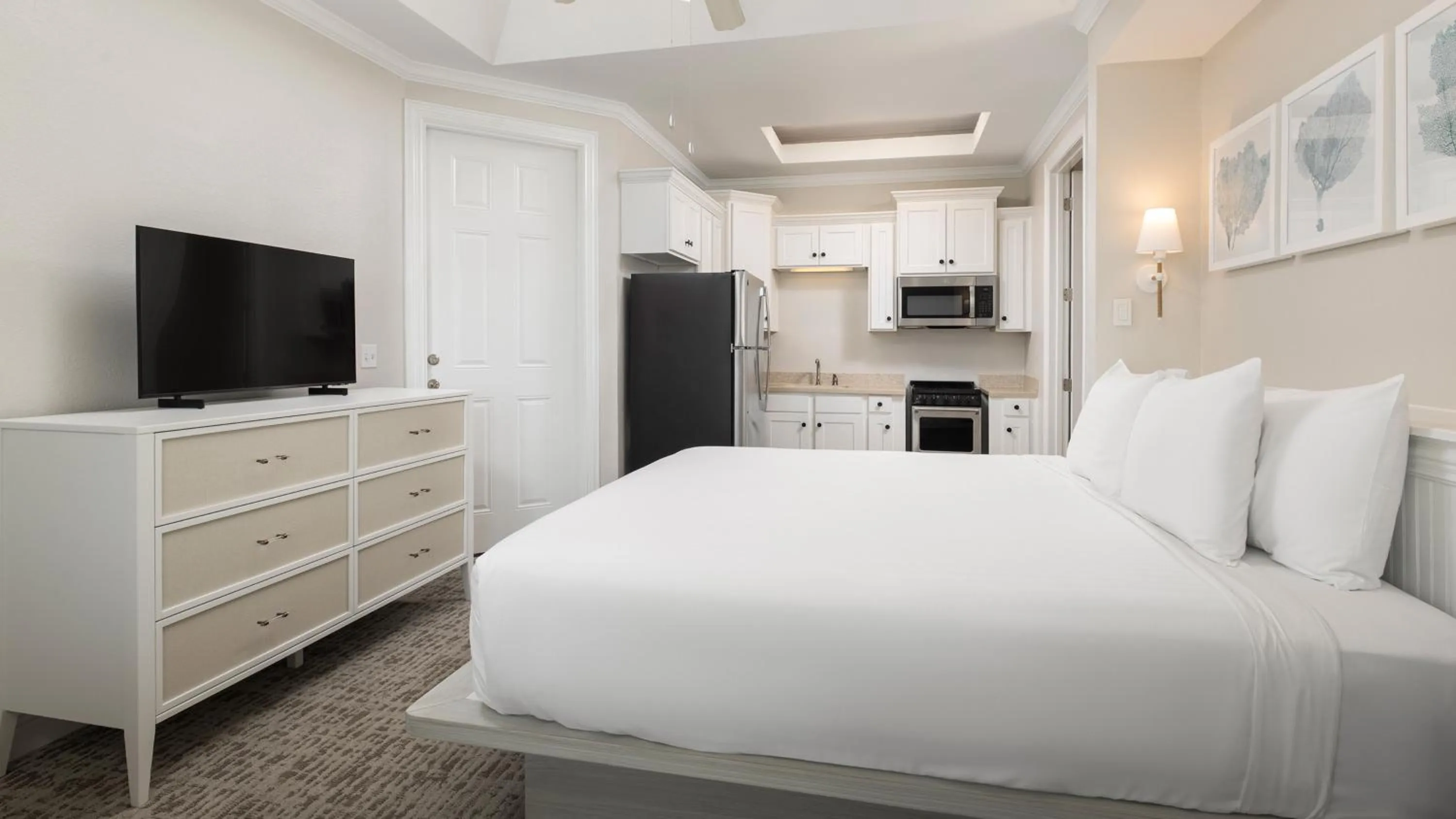 Photo of the whole room, Bed in Holiday Inn Club Vacations Galveston Seaside Resort