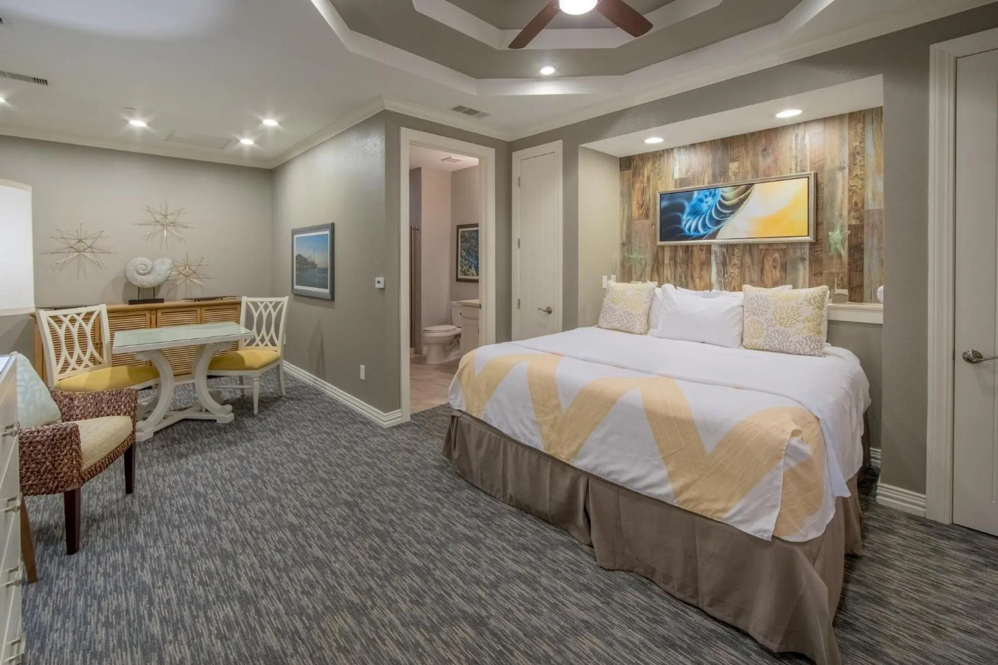 Photo of the whole room, Bed in Holiday Inn Club Vacations Galveston Seaside Resort