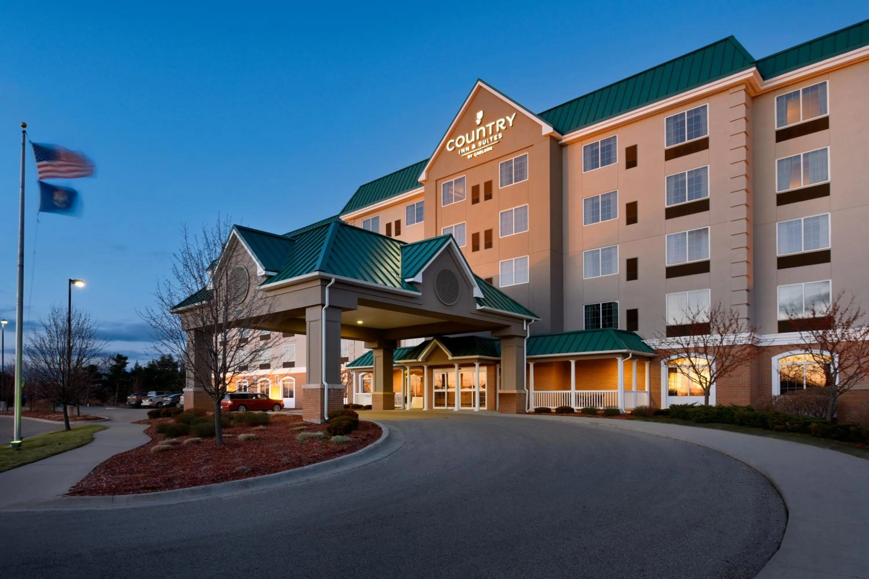 Property building in Country Inn & Suites by Radisson, Grand Rapids East, MI