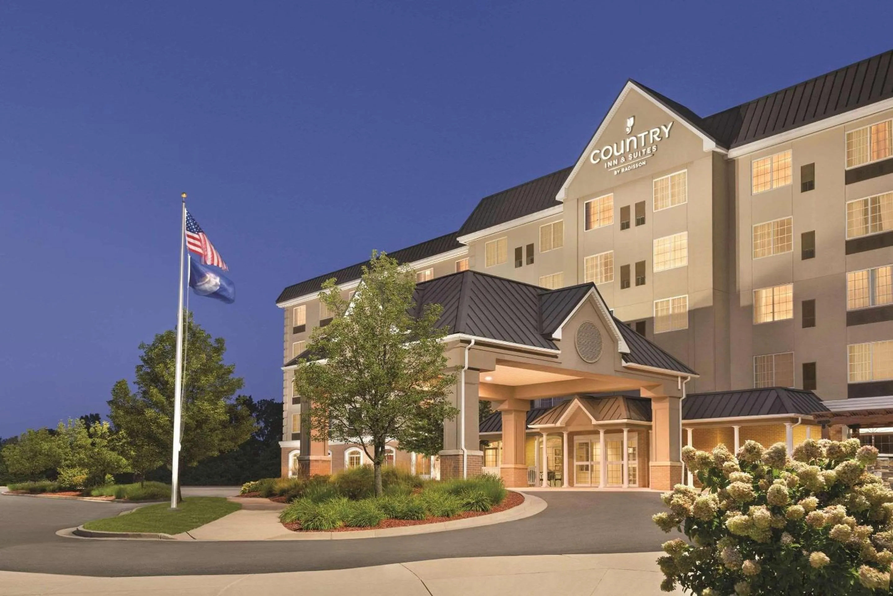 Property building in Country Inn & Suites by Radisson, Grand Rapids East, MI