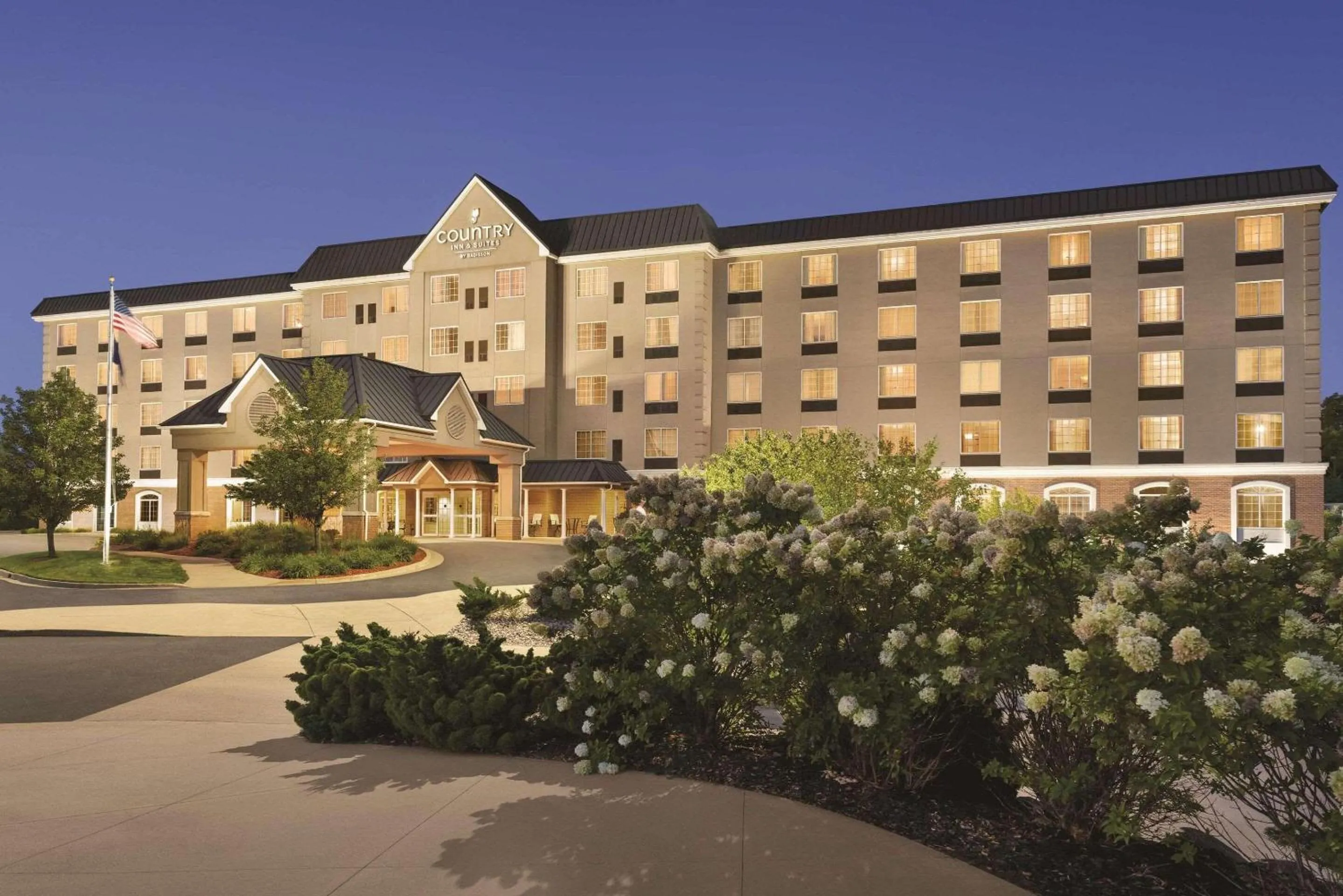 Property building in Country Inn & Suites by Radisson, Grand Rapids East, MI