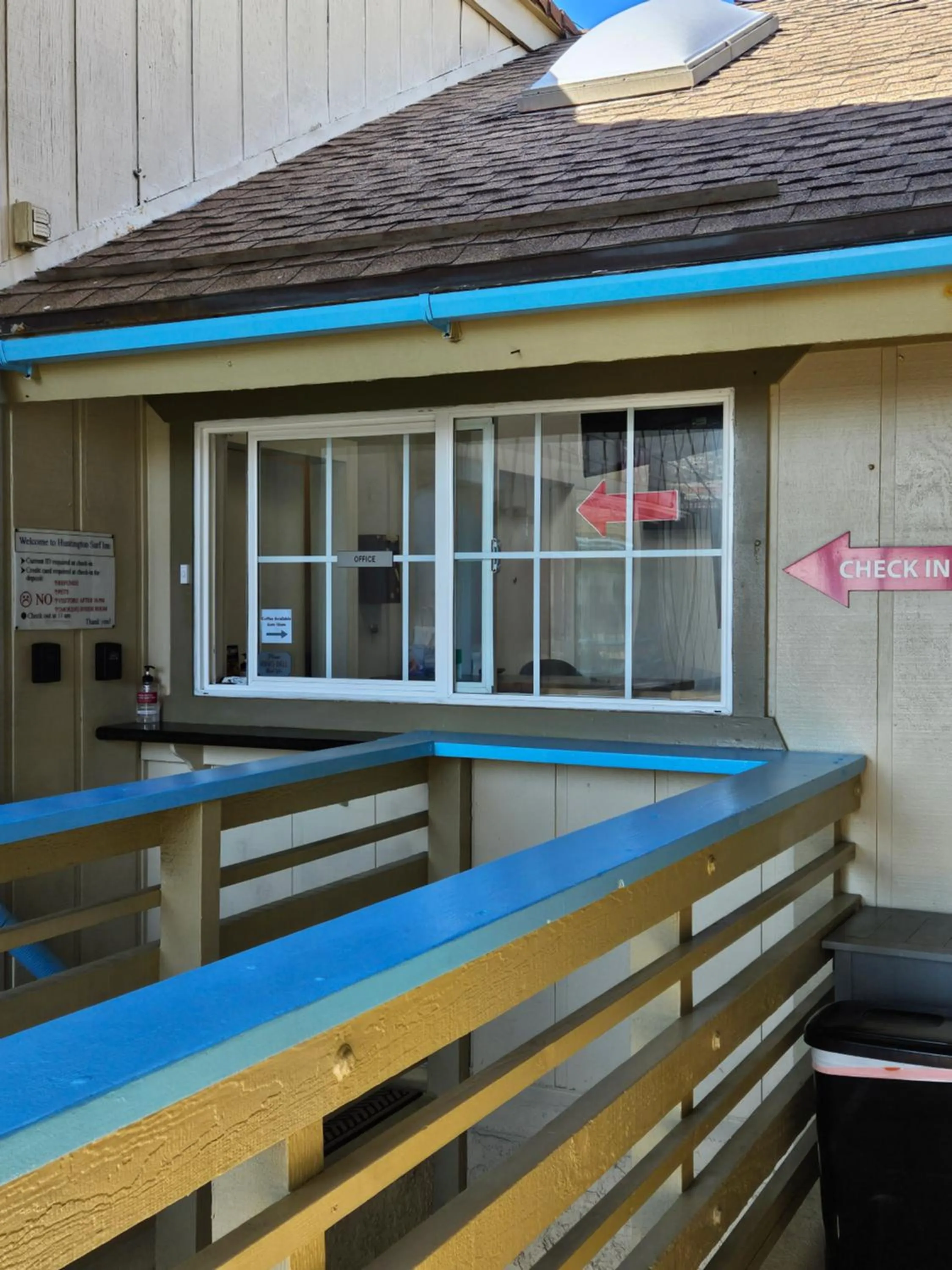 Lobby or reception in Huntington Surf Inn