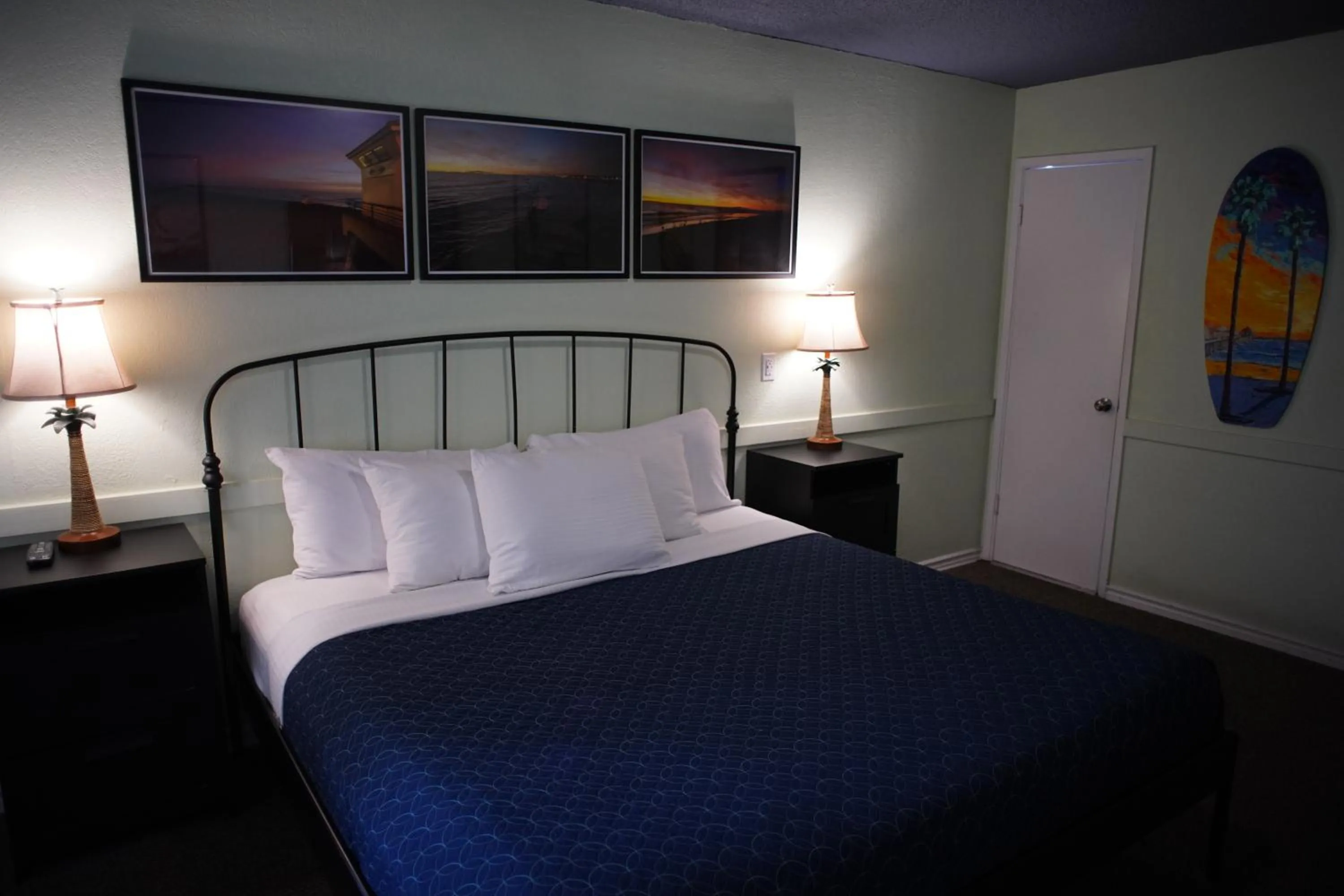 Bedroom in Huntington Surf Inn