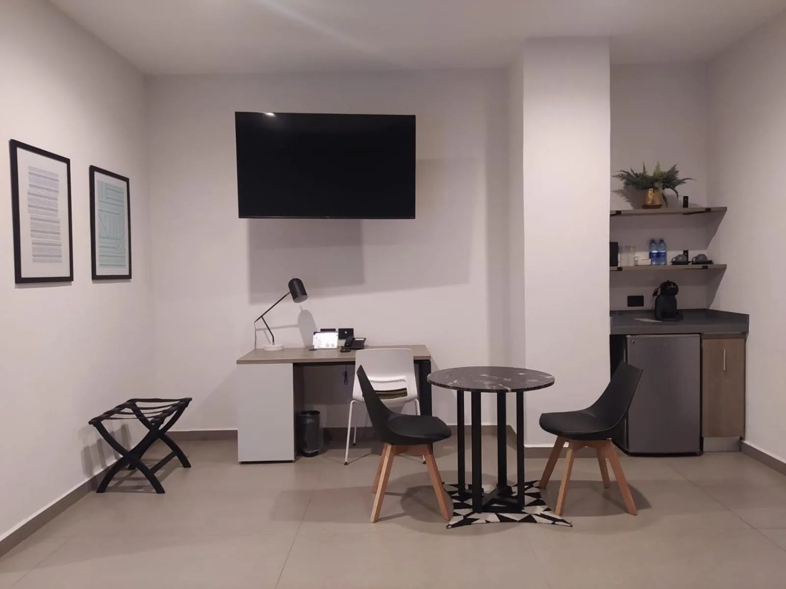 TV and multimedia in TH HOTEL & VIVIENDA