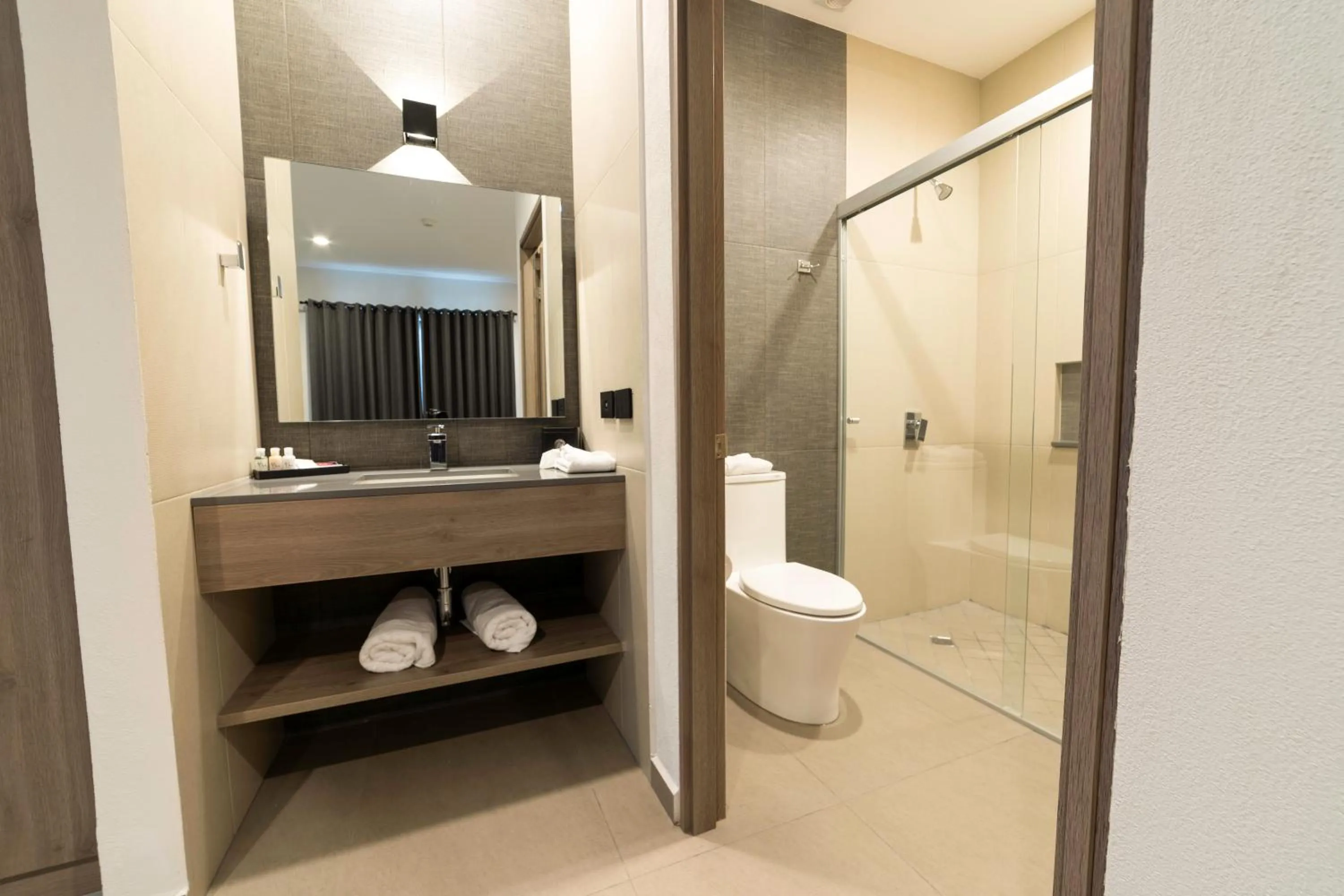 Bathroom in TH HOTEL & VIVIENDA