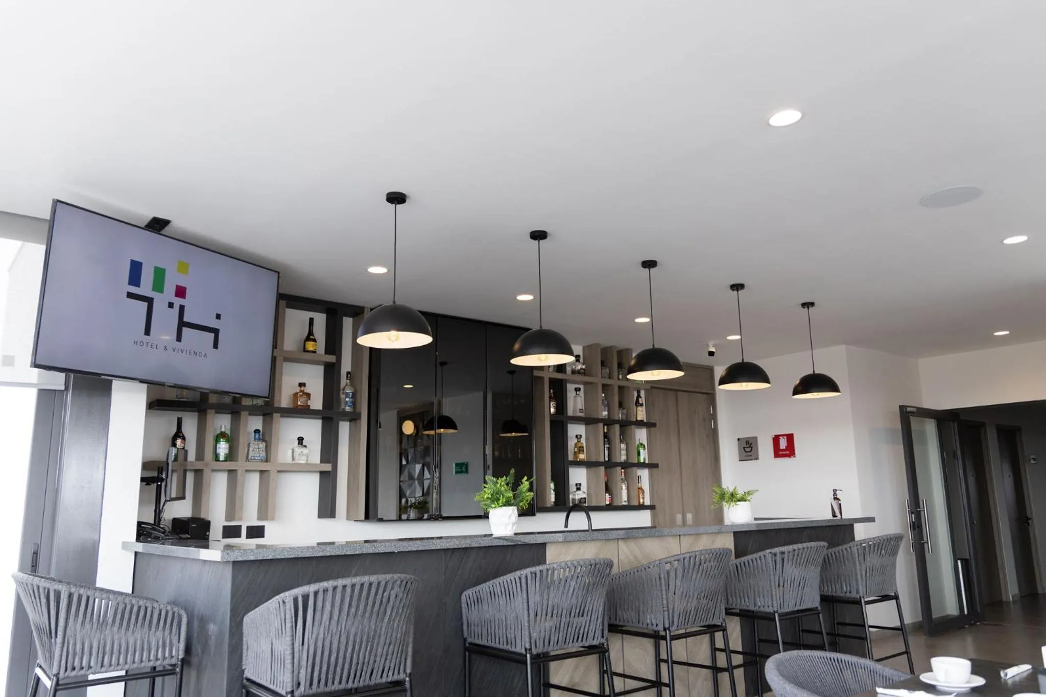 Restaurant/places to eat in TH HOTEL & VIVIENDA