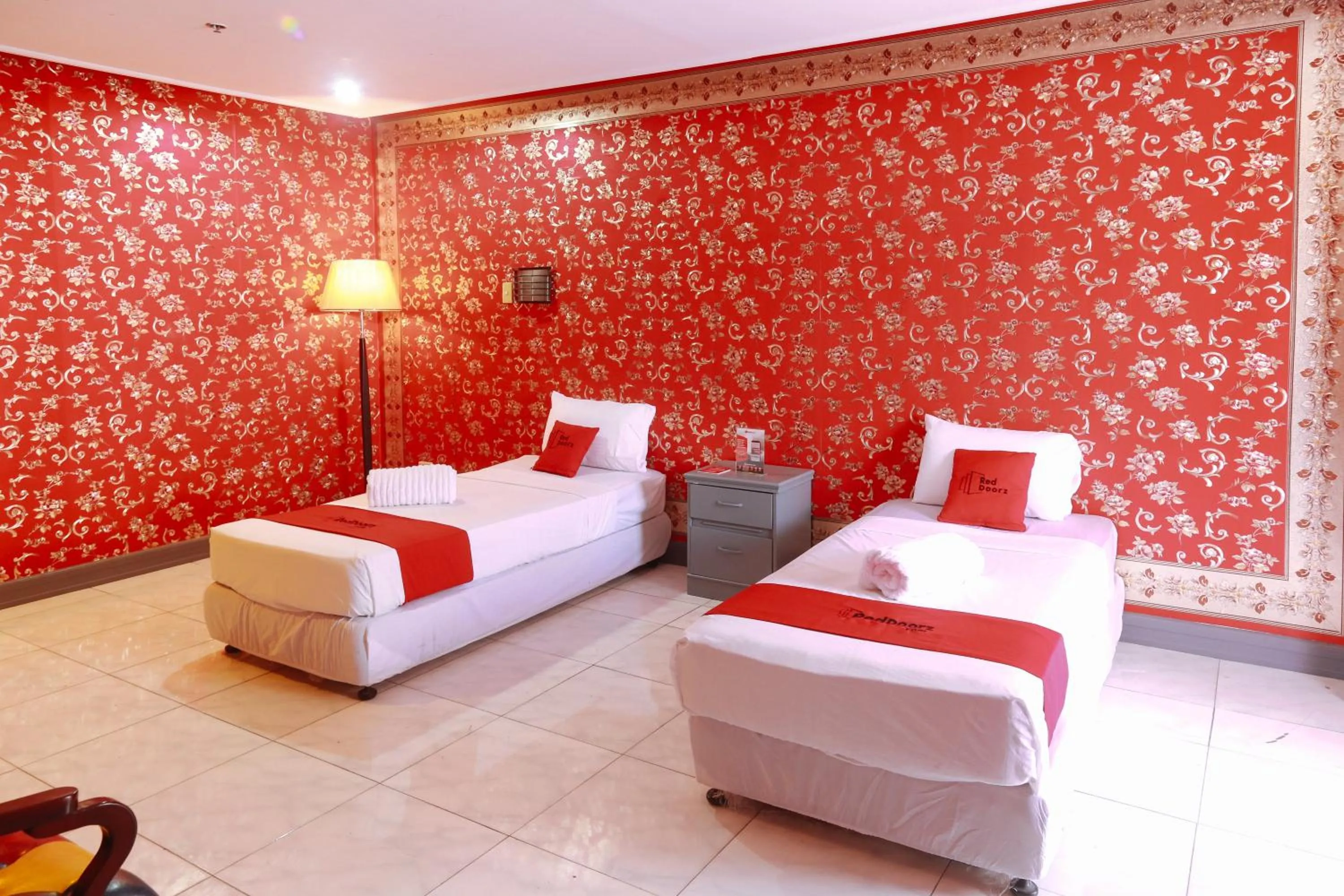 Bed in RedDoorz Plus @ Castle Chateau Iloilo